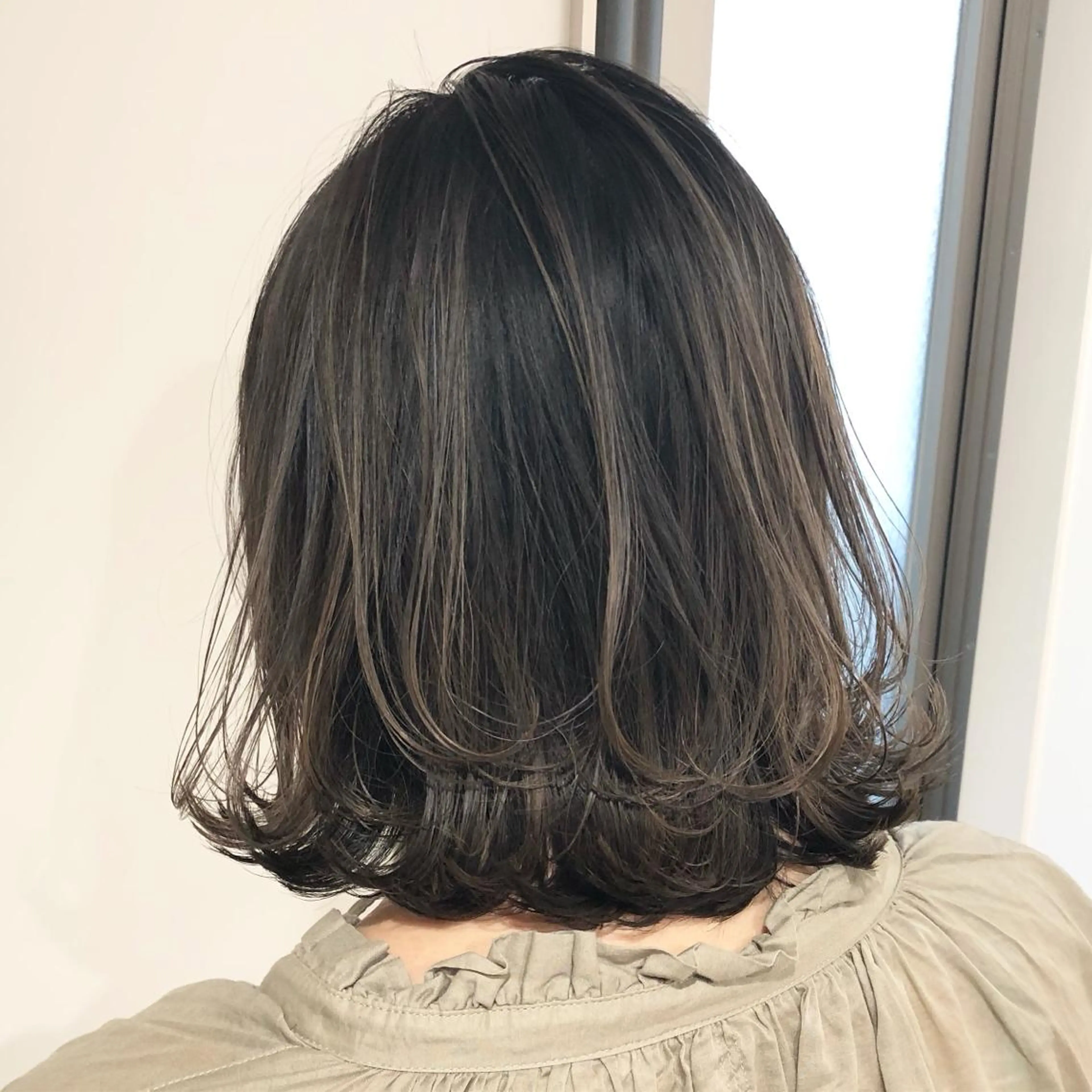 ミディアム ウルフ/デザイン/ 大阪/タカハシユウキのヘアスタイル