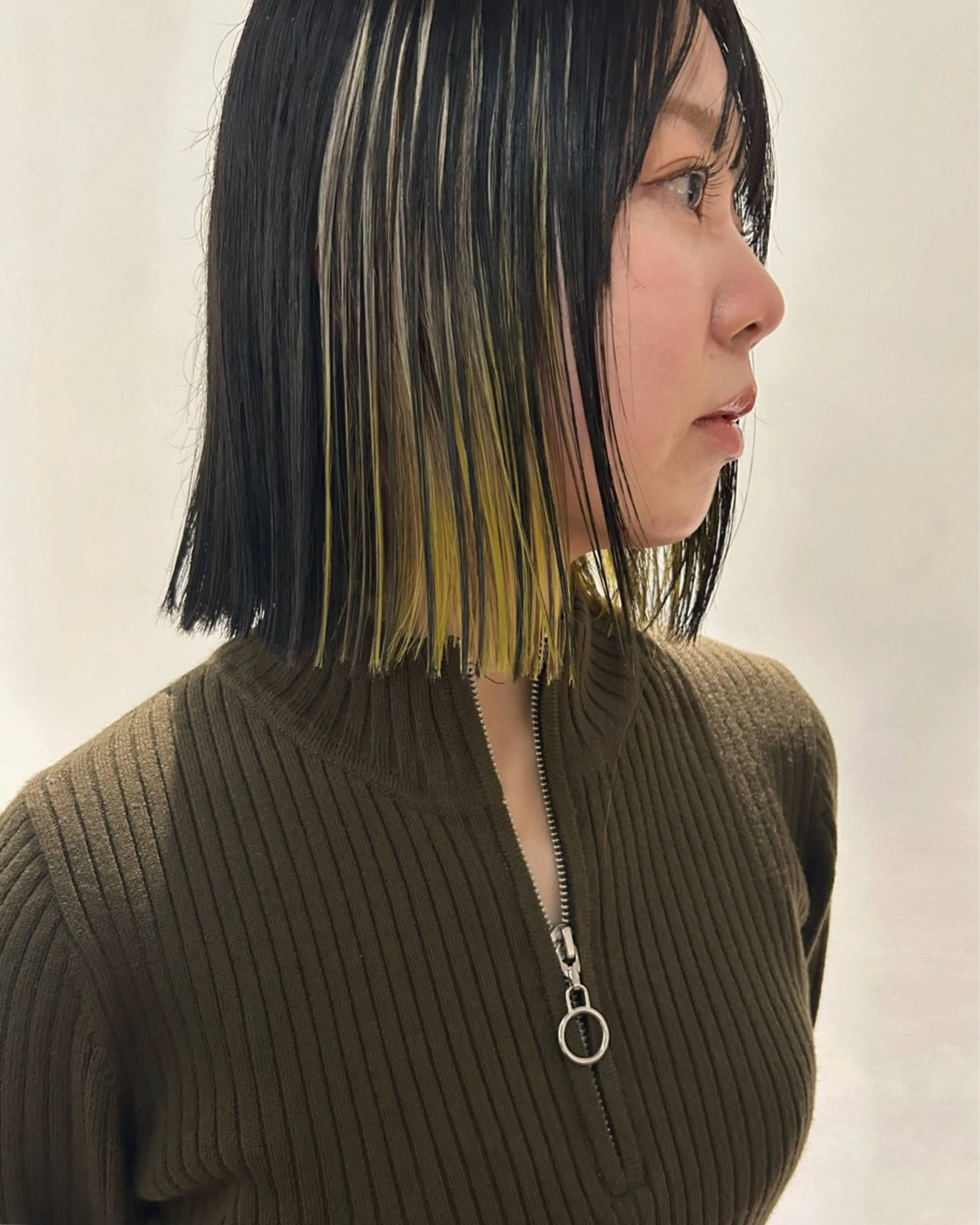 ショート カラー ブリーチ ケアブリーチ グラデーションカラー インナーカラー カット ヘアカラー トリートメント Loom.所属・村上雅人 ナチュラルモードのヘアスタイル