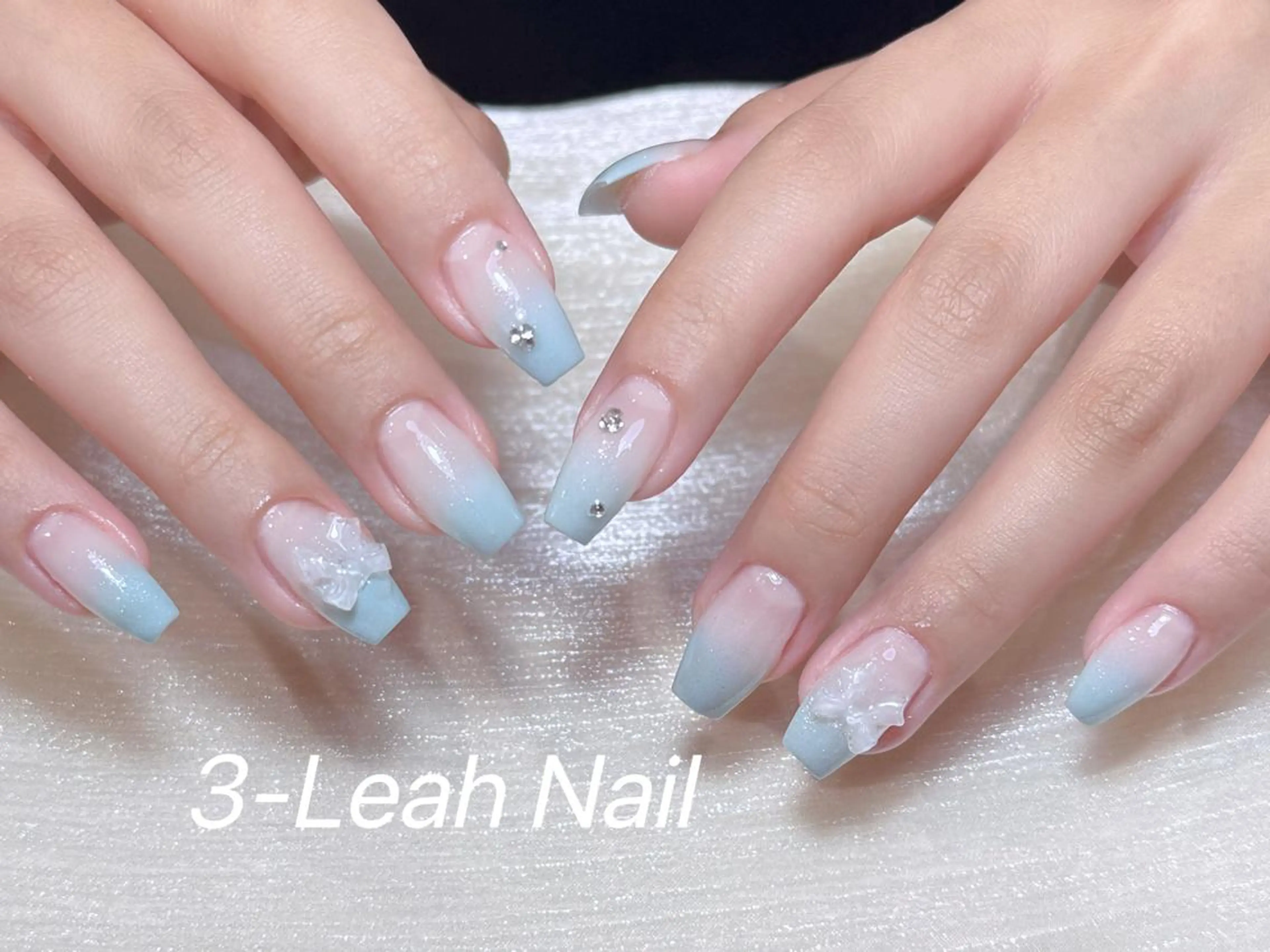 ミディアム ハンドネイル 💅 リリアのネイルデザイン