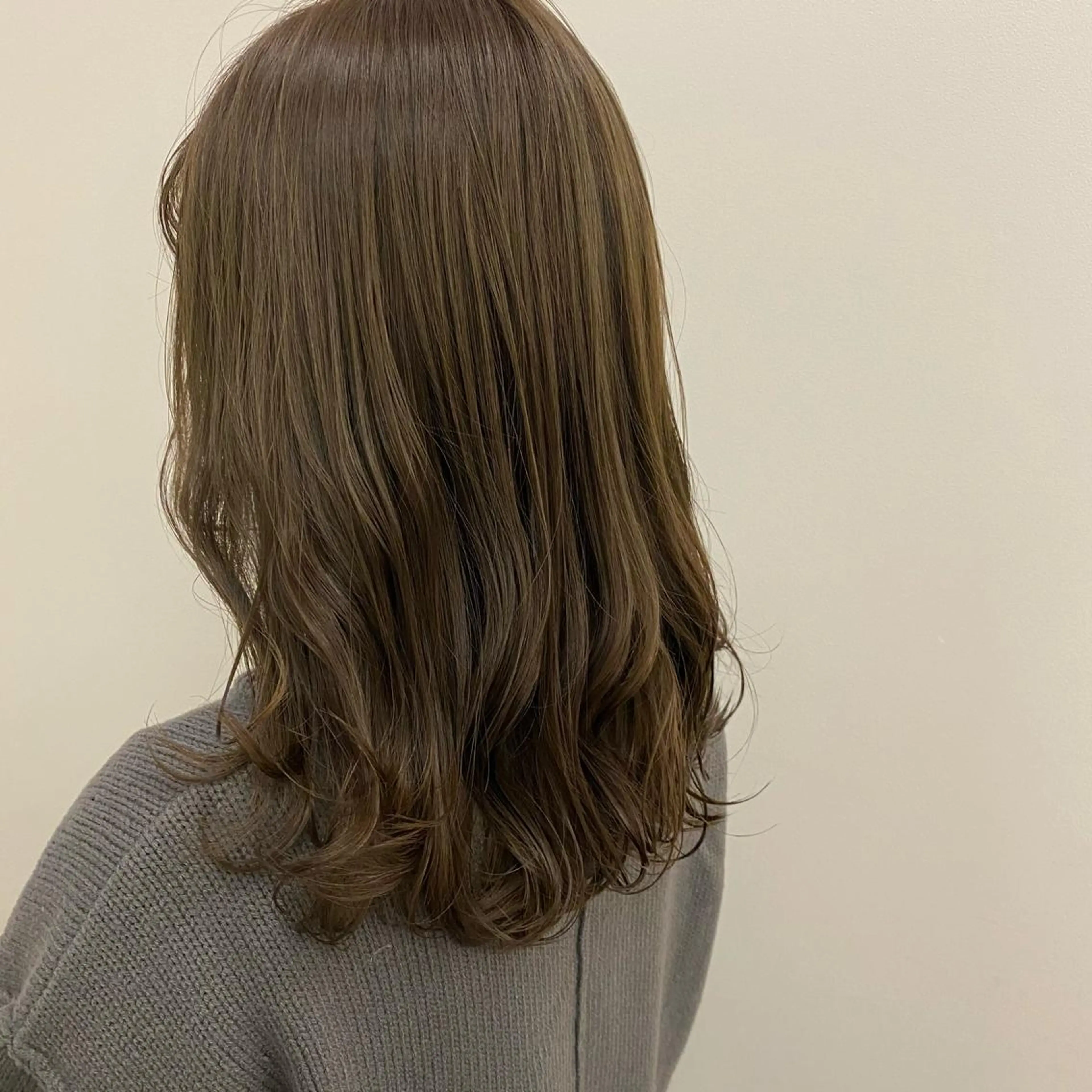 ミディアム カラー Okamura Chisatoのヘアスタイル