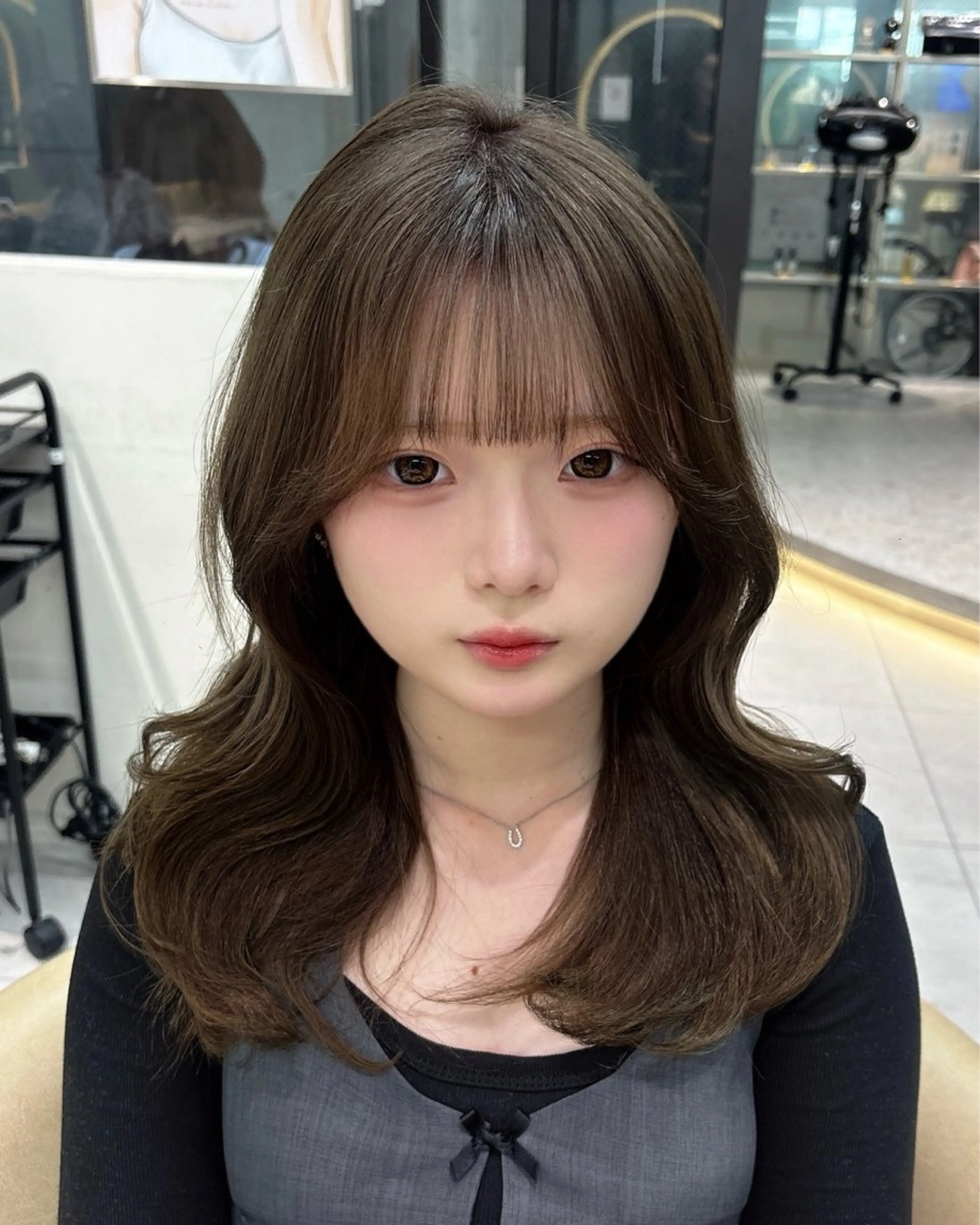 ミディアム カット ヘアカラー トリートメント 顔周り🇰🇷韓国 レイヤー/モエのヘアスタイル