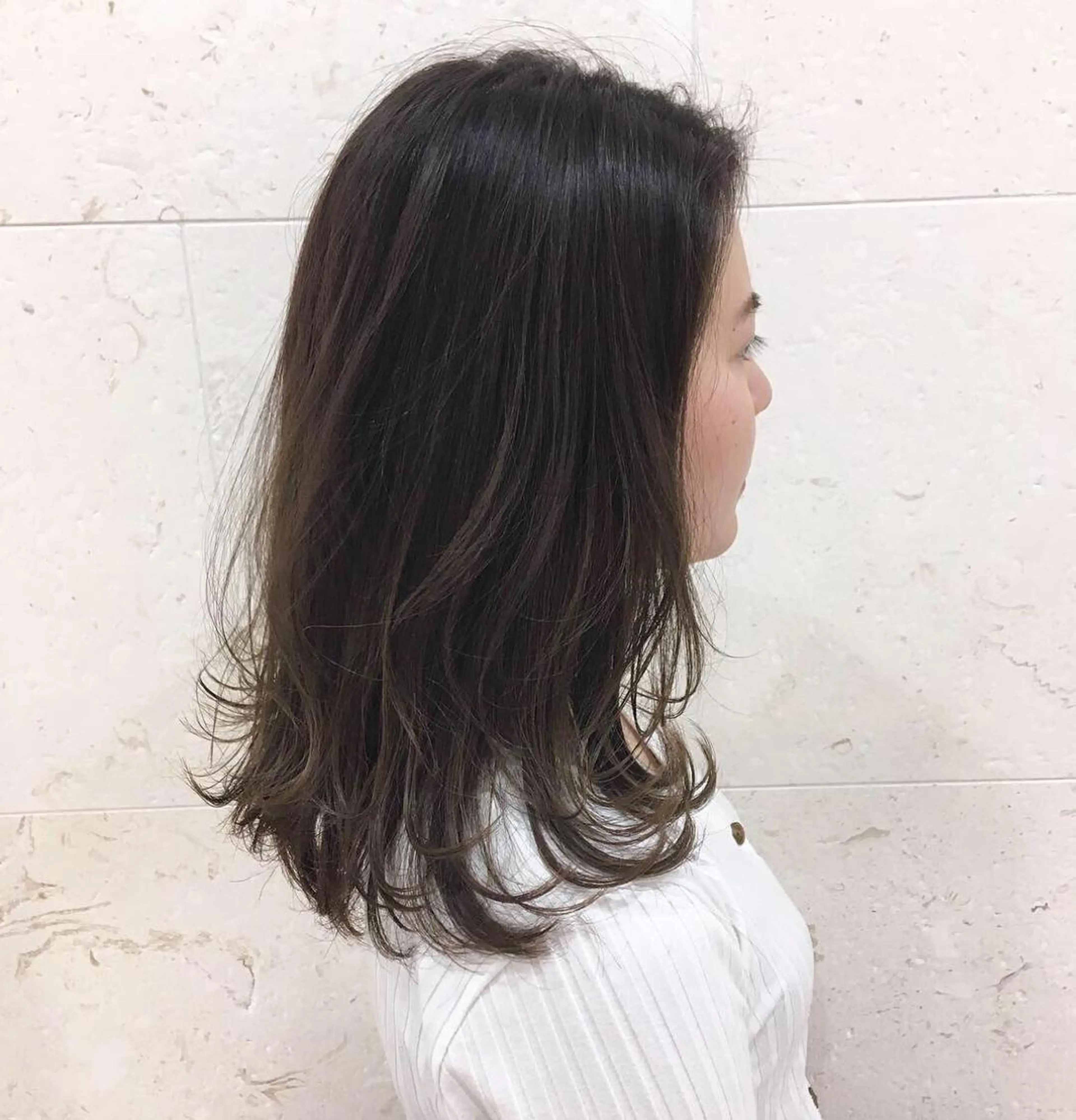 セミロング カラー アッシュ ブルーカラー ブルーアッシュ カット ヘアカラー トリートメント 斉藤 貴也のヘアスタイル