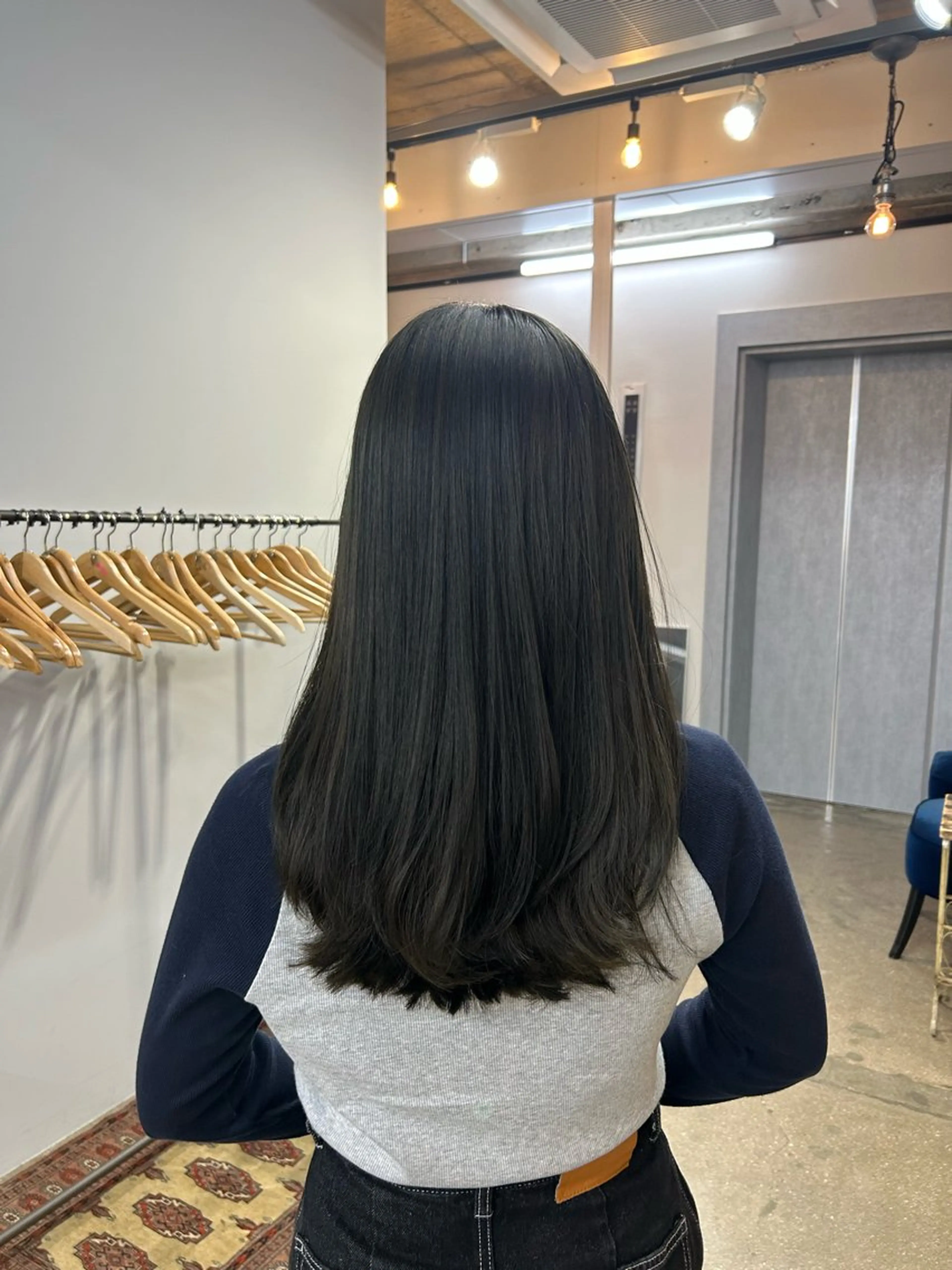 セミロング サワムラ ソナタのヘアスタイル