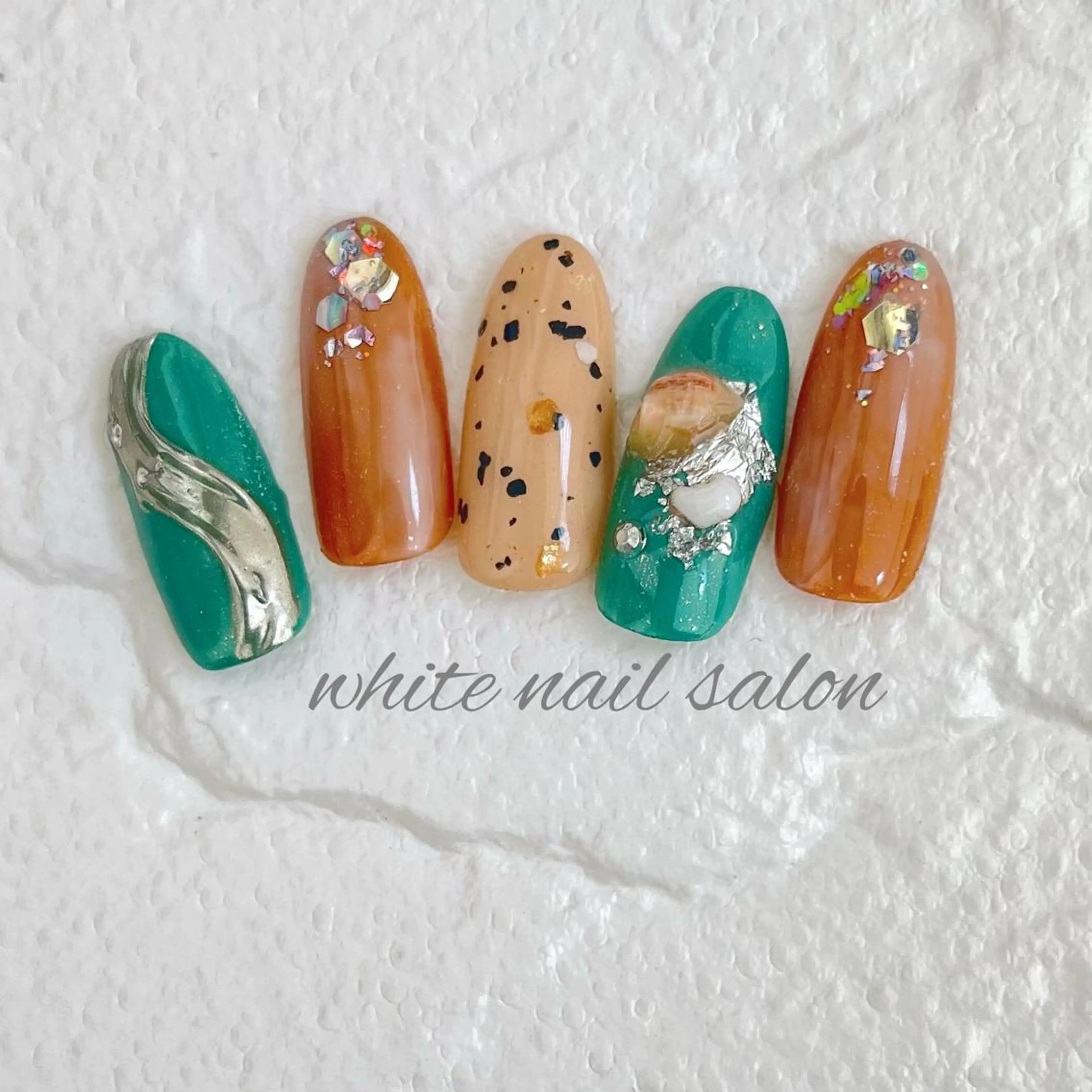 ネイル フットネイル ジェルネイル ハードジェル ラメ(グリッター) 持ち込み ハンドネイル white nail salonのネイルデザイン