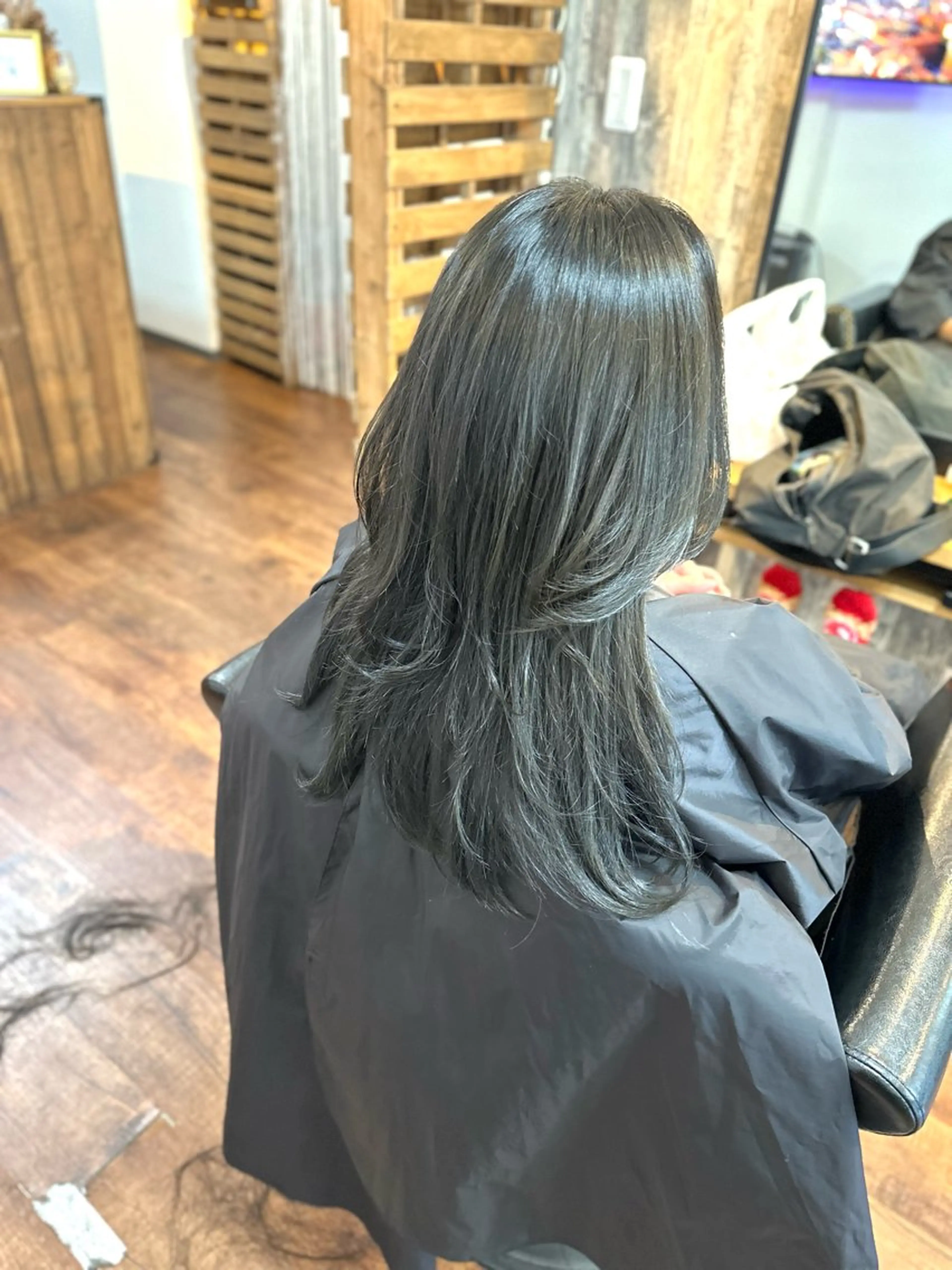 ロング ハイレイヤー レイヤーカット ロング カット ヘアカラー トリートメント Luzir⭐︎ GEN⭐︎のヘアスタイル