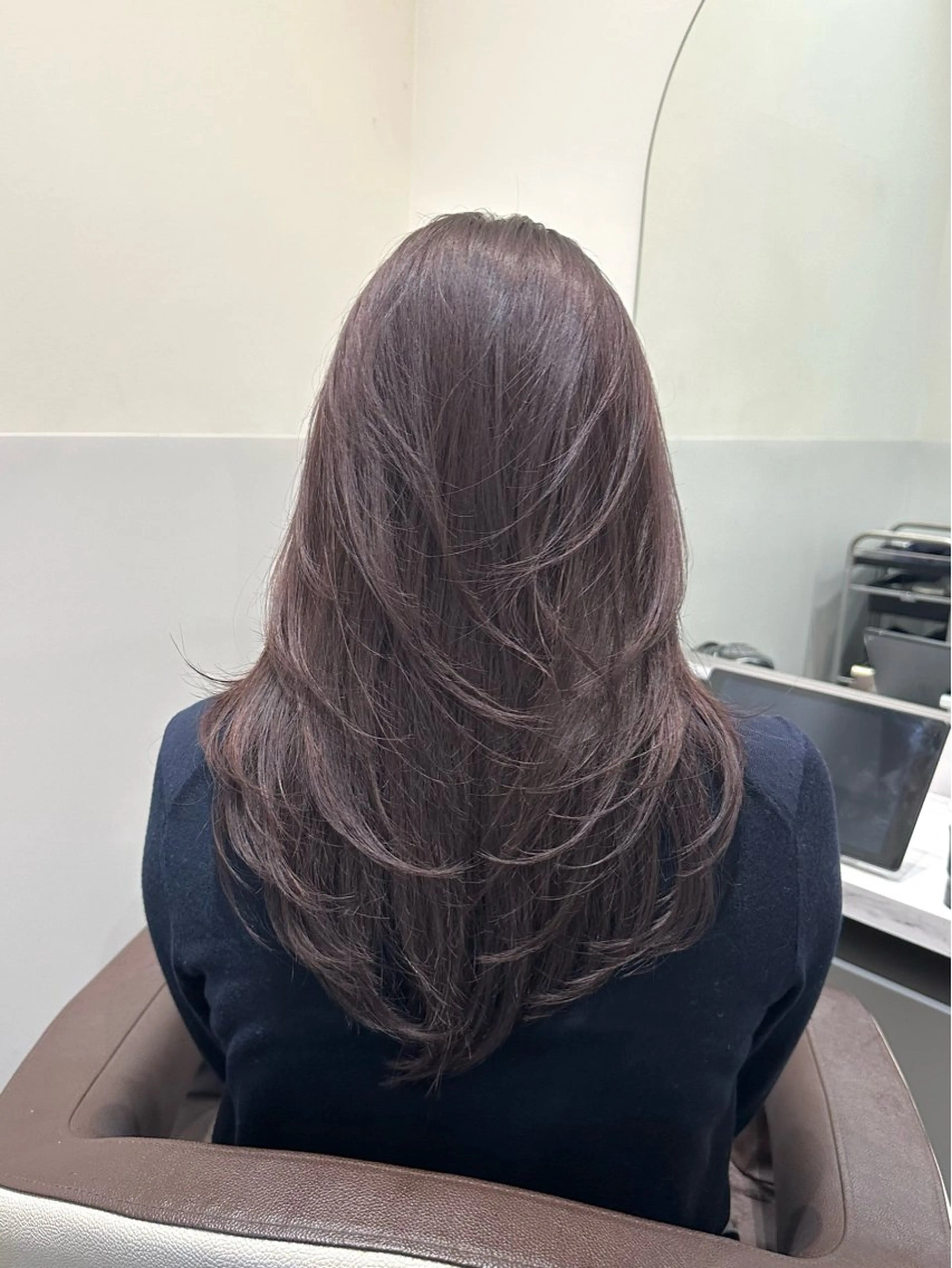 セミロング カラー ブリーチ グレージュ ラベンダーカラー ラベンダーグレージュ ラベンダーグレー 矢野 晃平のヘアスタイル