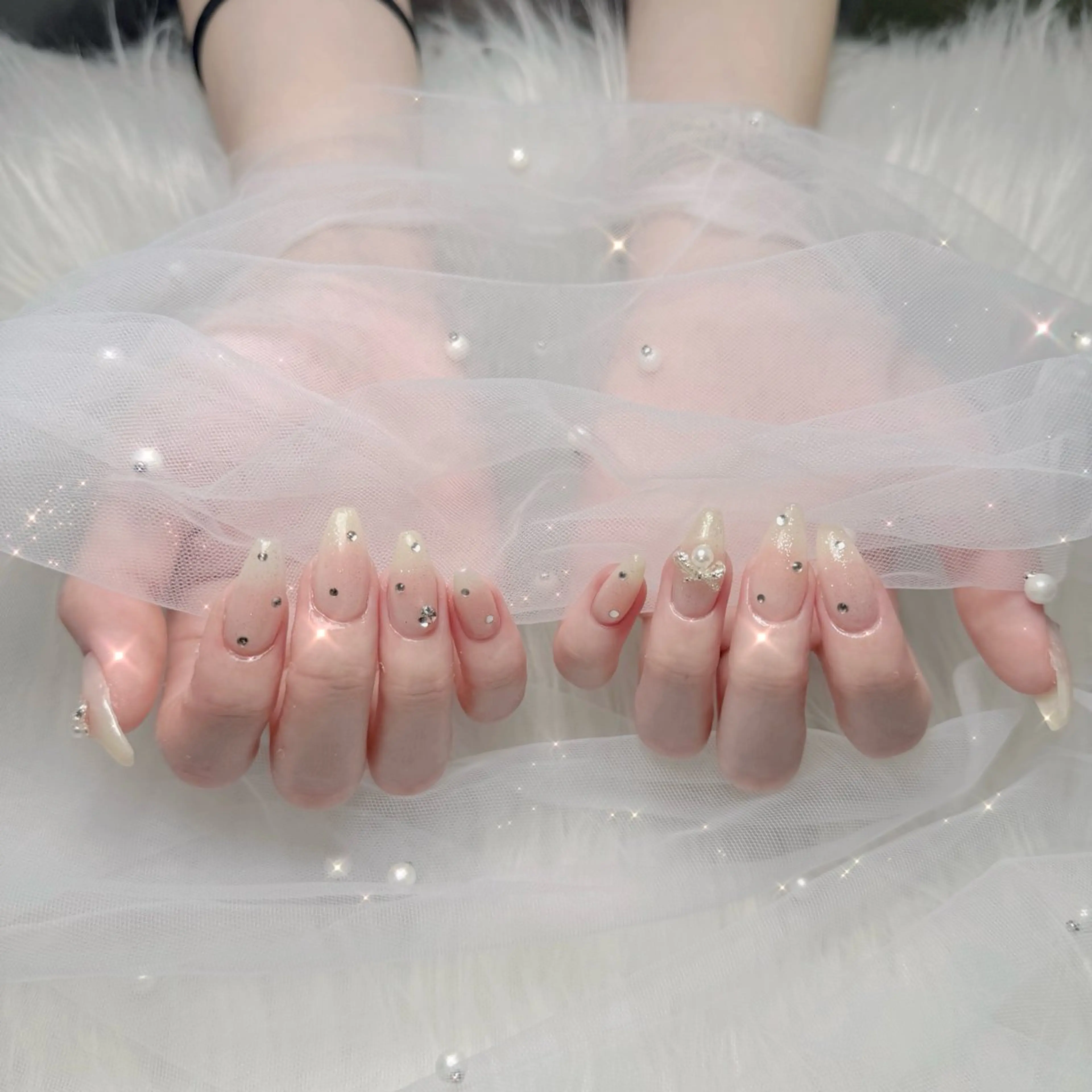 ネイル チークネイル ハンドネイル Rino momo京橋のネイルデザイン