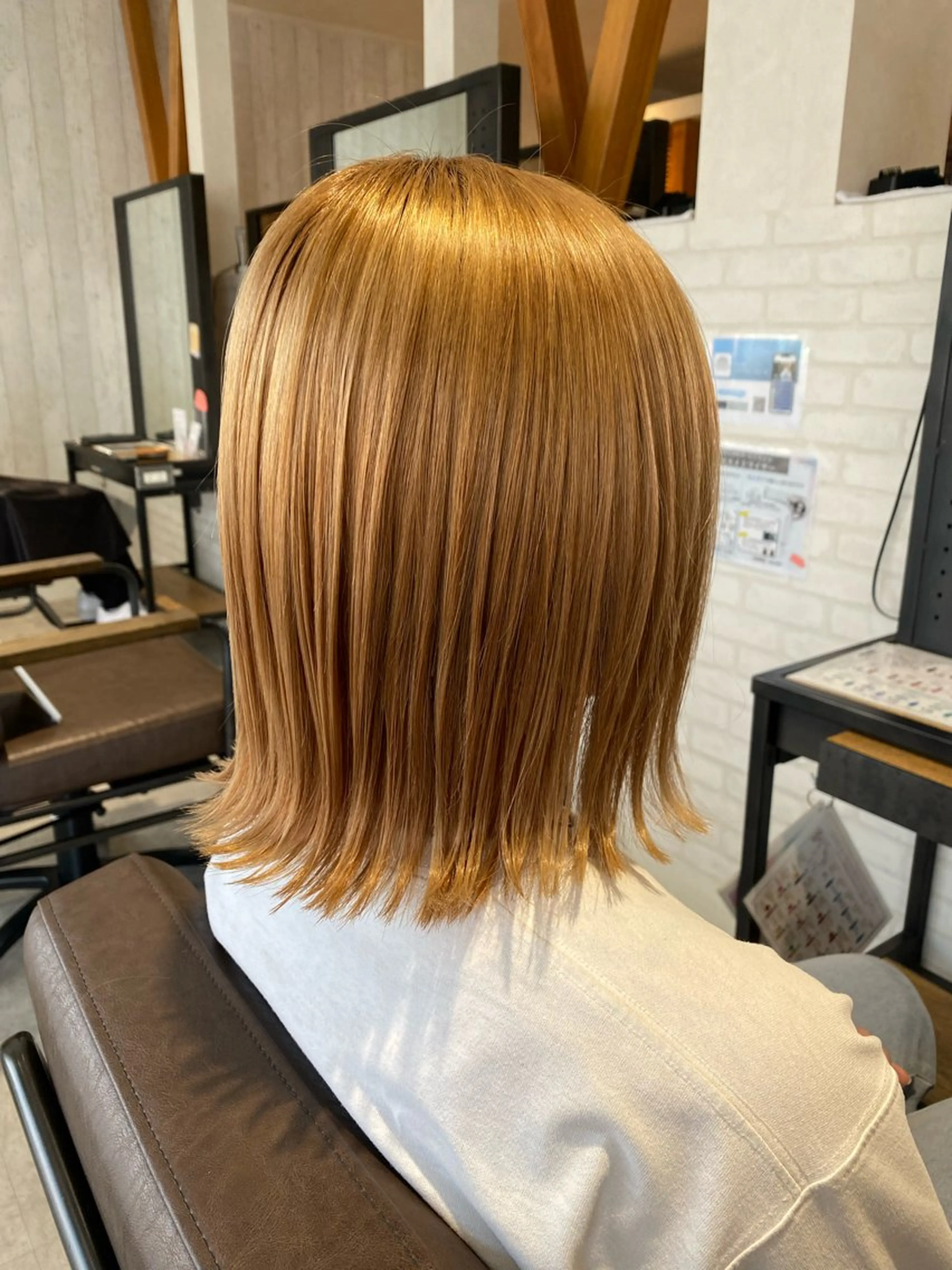 ミディアム 吉野 実彩のヘアスタイル