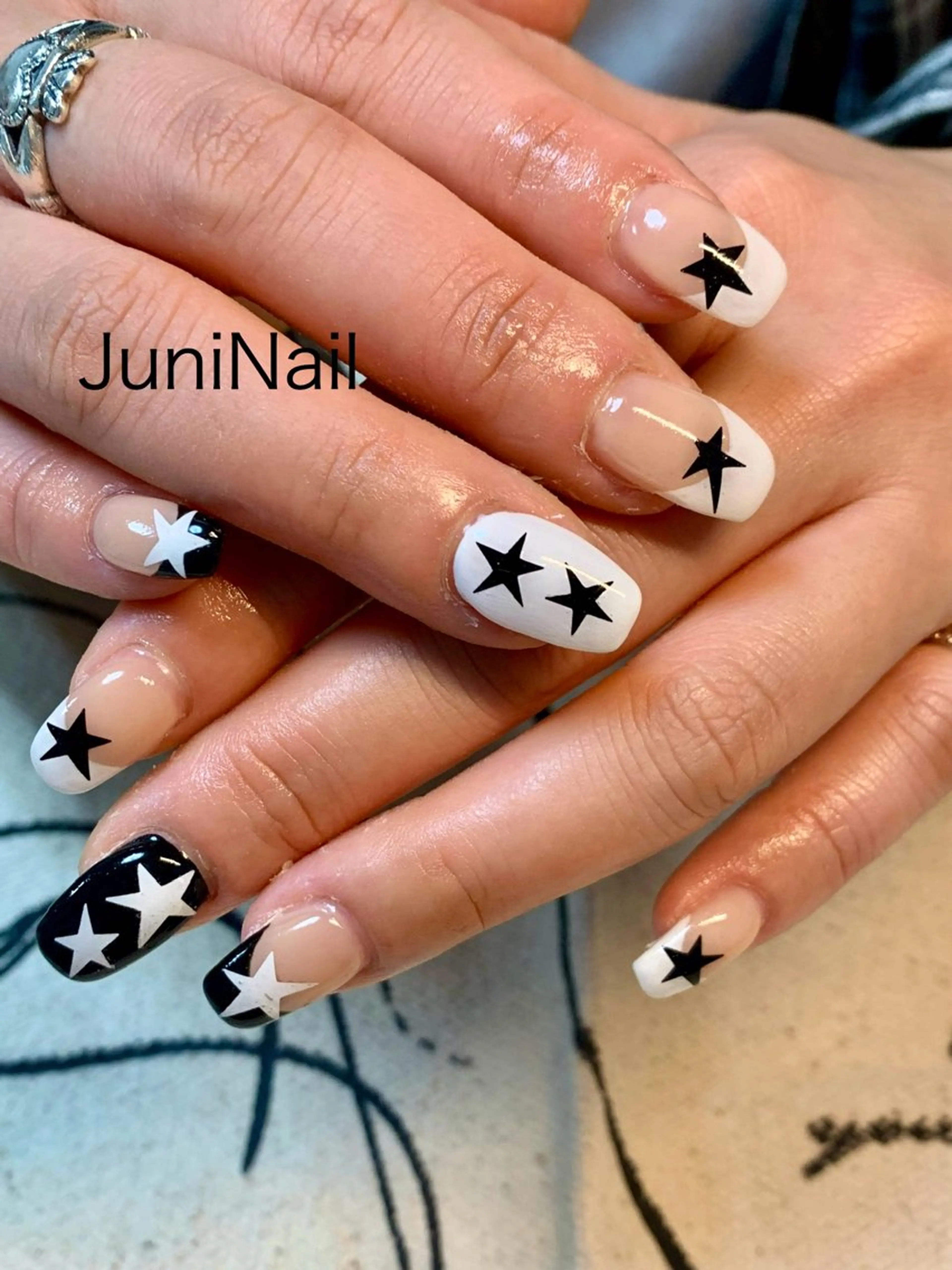 ネイル オーロラネイル クリアネイル 成人式 フラッシュネイル 氷ネイル・うるうるネイル ハンドネイル JuniNail 주니네일🇰🇷suのネイルデザイン