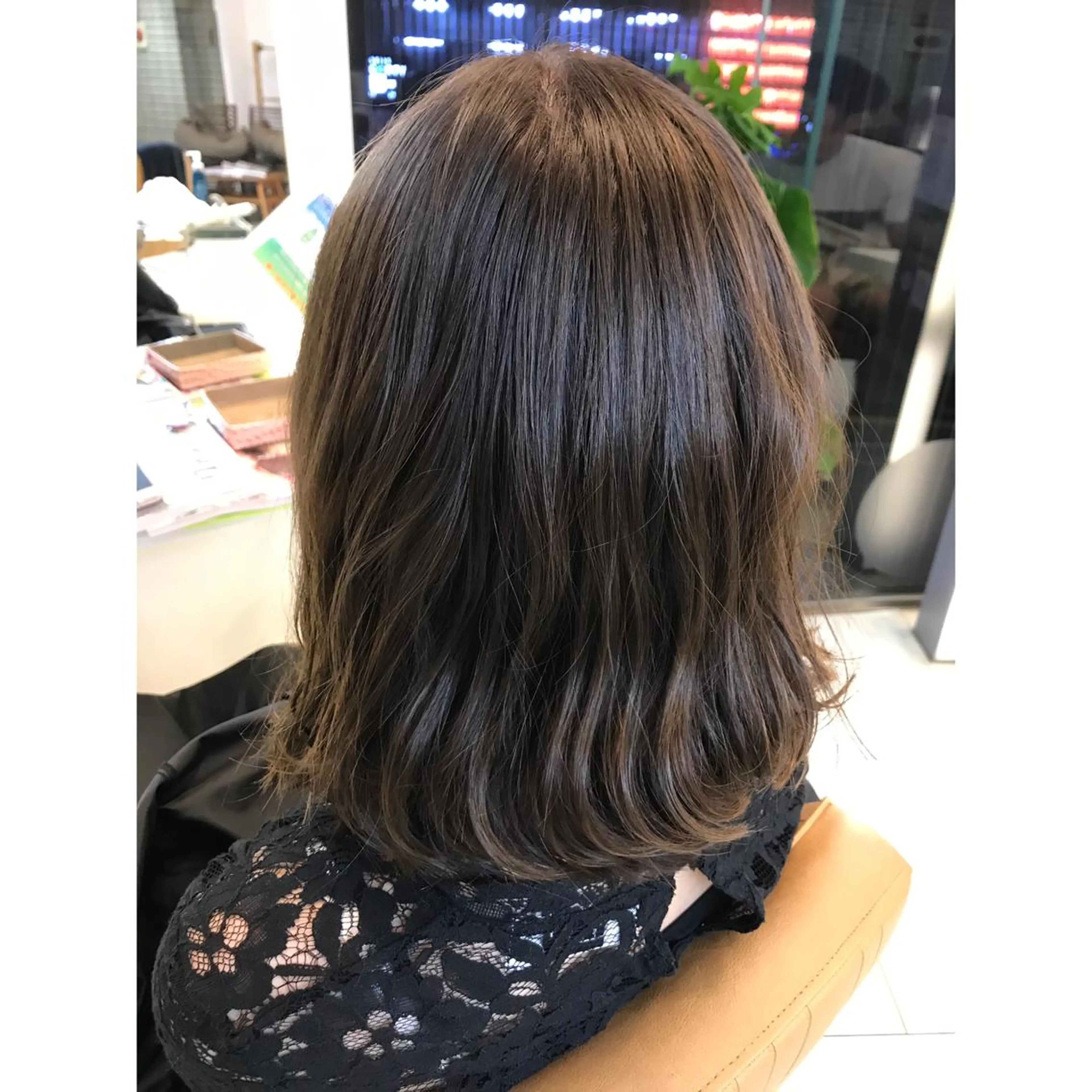 ミディアム カラー トリートメント 坂西 春果のマツエク・マツパデザイン