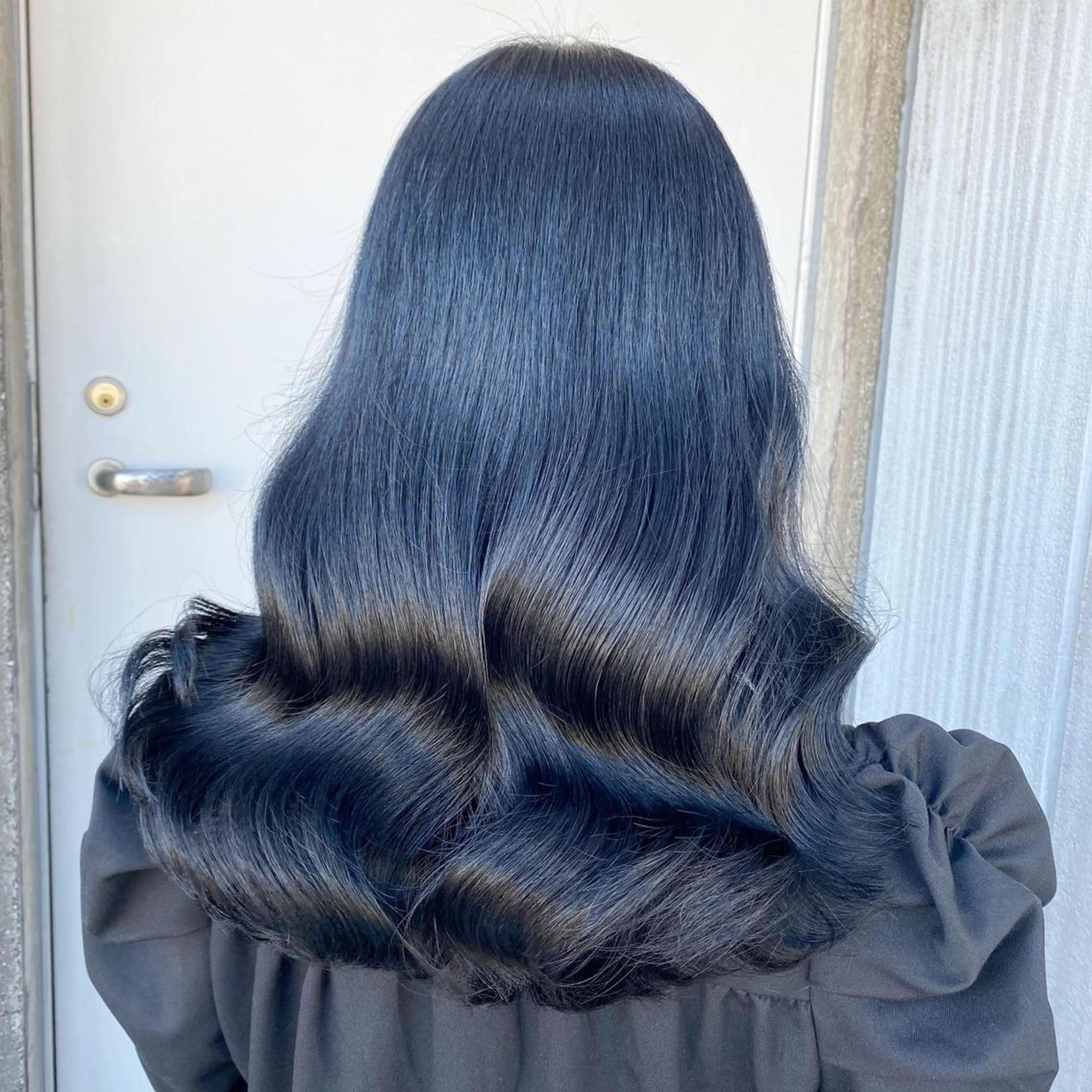 セミロング カラー ベージュカラー 黒髪 ブリーチ ブルーカラー ブルーブラック 🤎MISAKI 艶髪カラー🤎のヘアスタイル