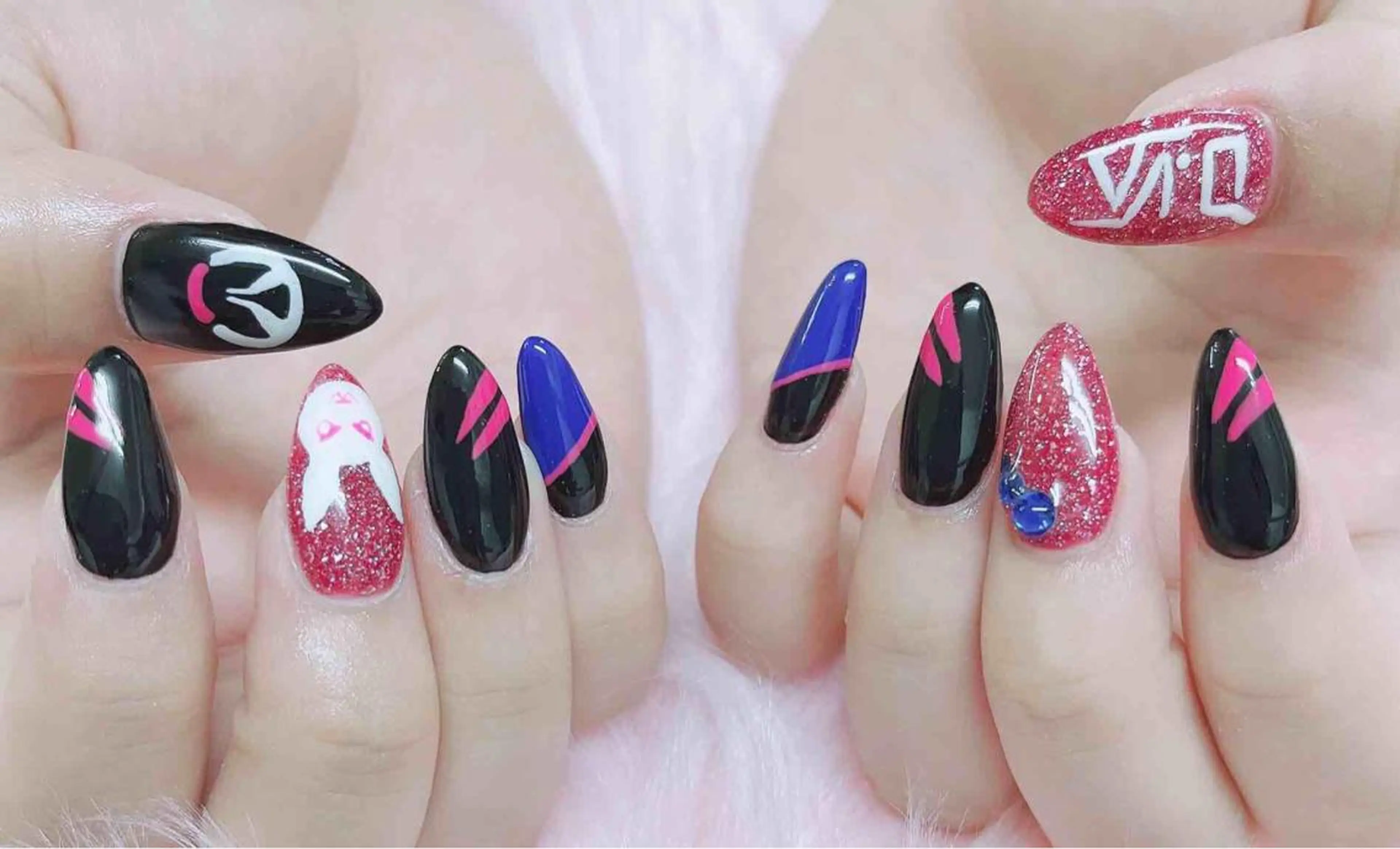 ネイル ハンドネイル MoonNail ユリ🌸のネイルデザイン