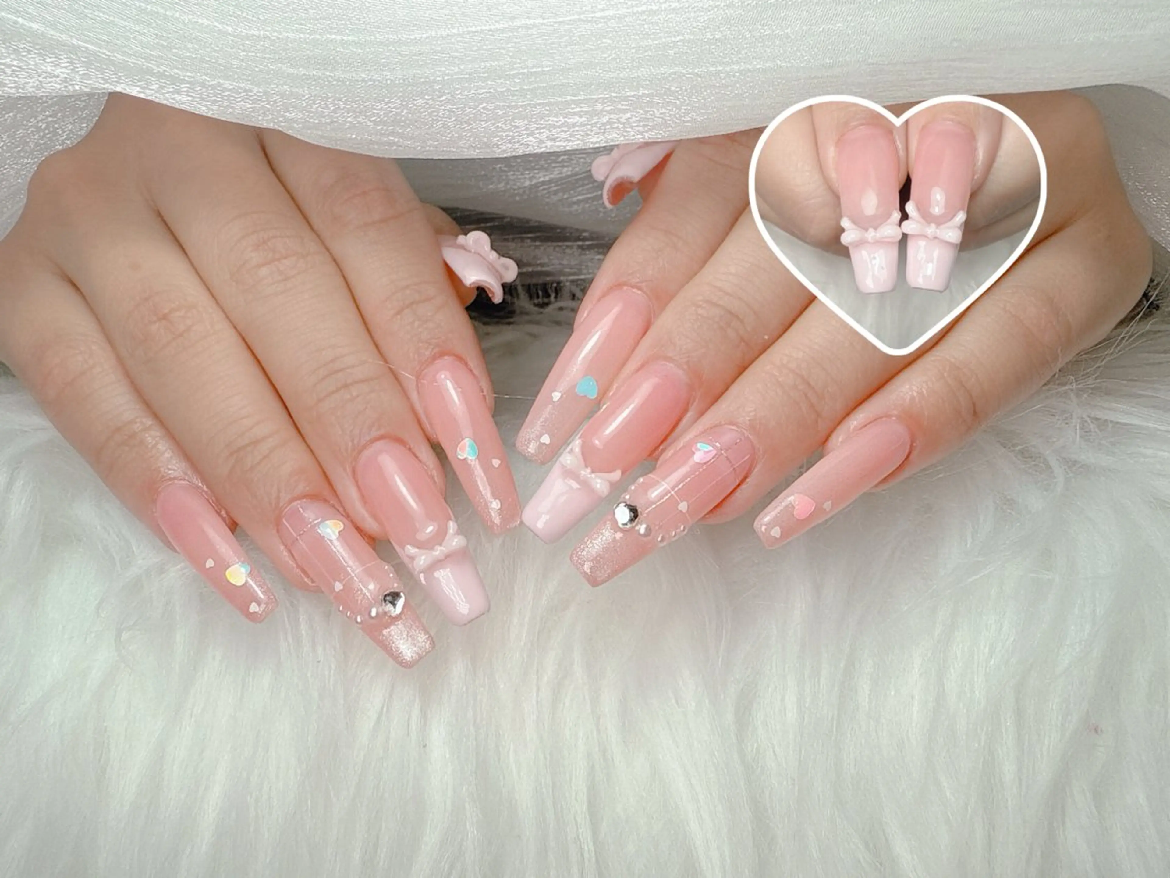 ネイル 長さ出し ガーリー 韓国ネイル ロングネイル 持ち込み ハンドネイル Nami nail salonのネイルデザイン