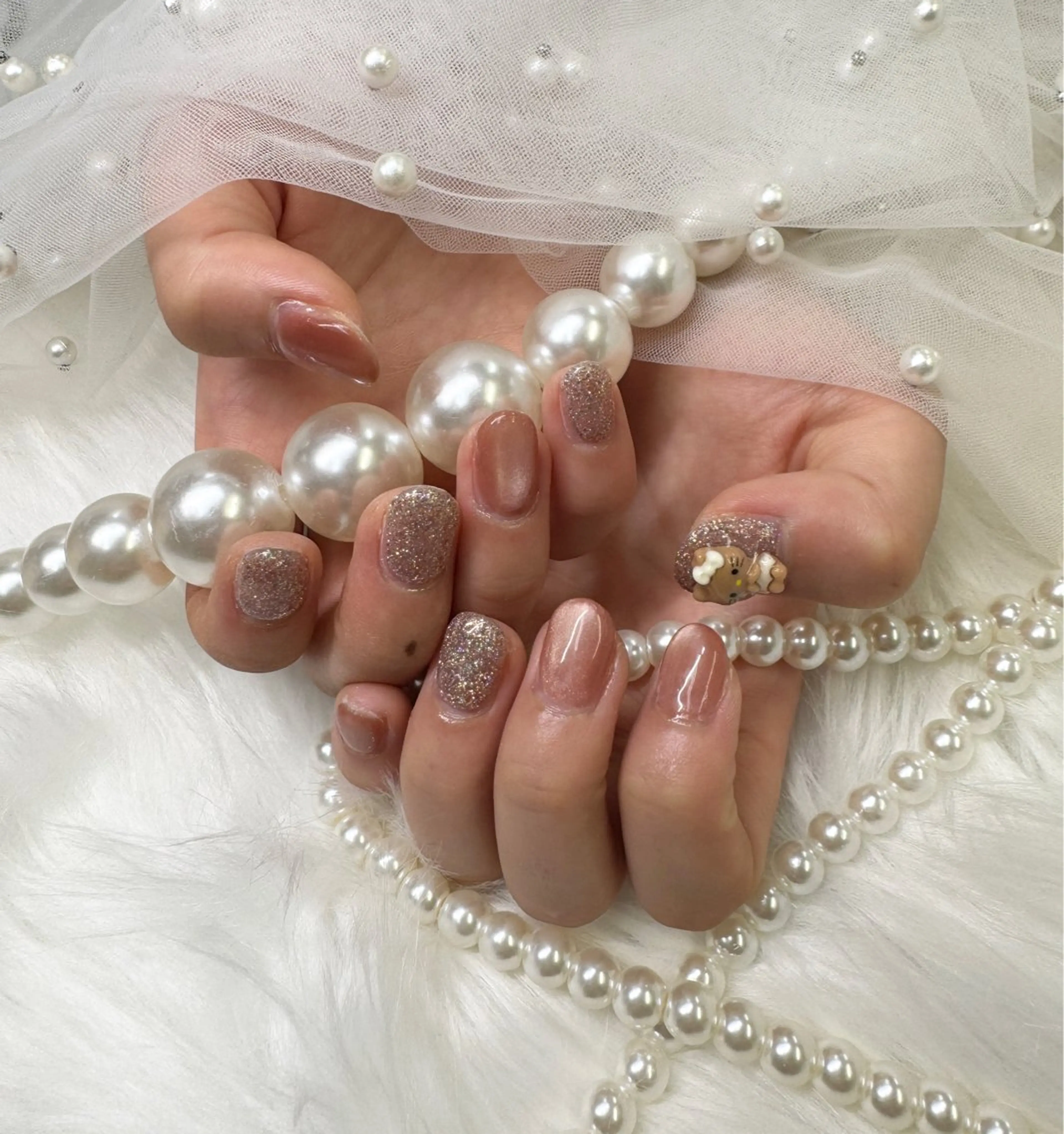 ネイル フットネイル フレンチネイル ジェルネイル ガラスフレンチ キラキラネイル Queeens nailのネイルデザイン