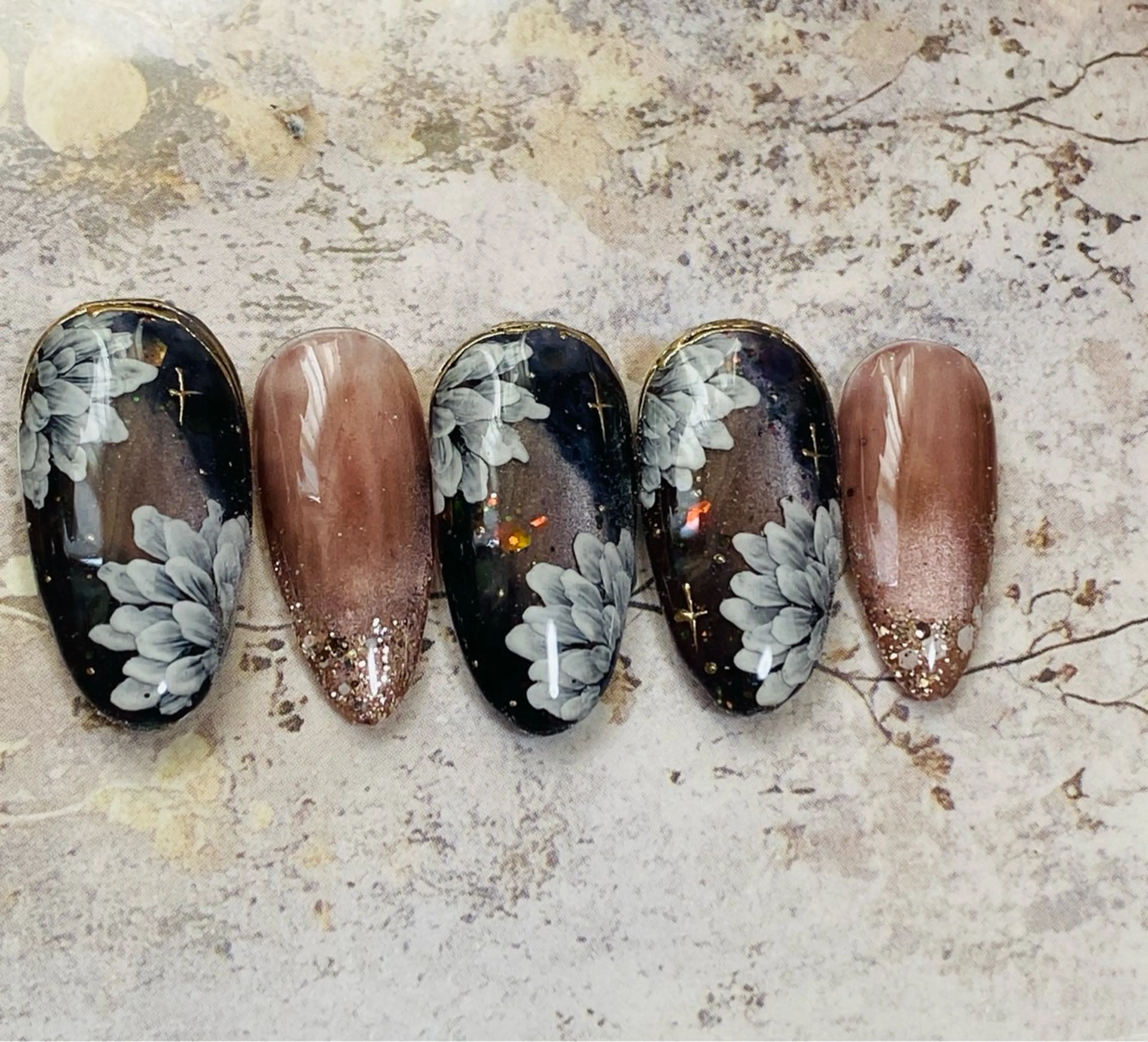 ネイル ラメ(グリッター) マグネットネイル 自宅ネイルサロン ♦️nuance♦️のネイルデザイン