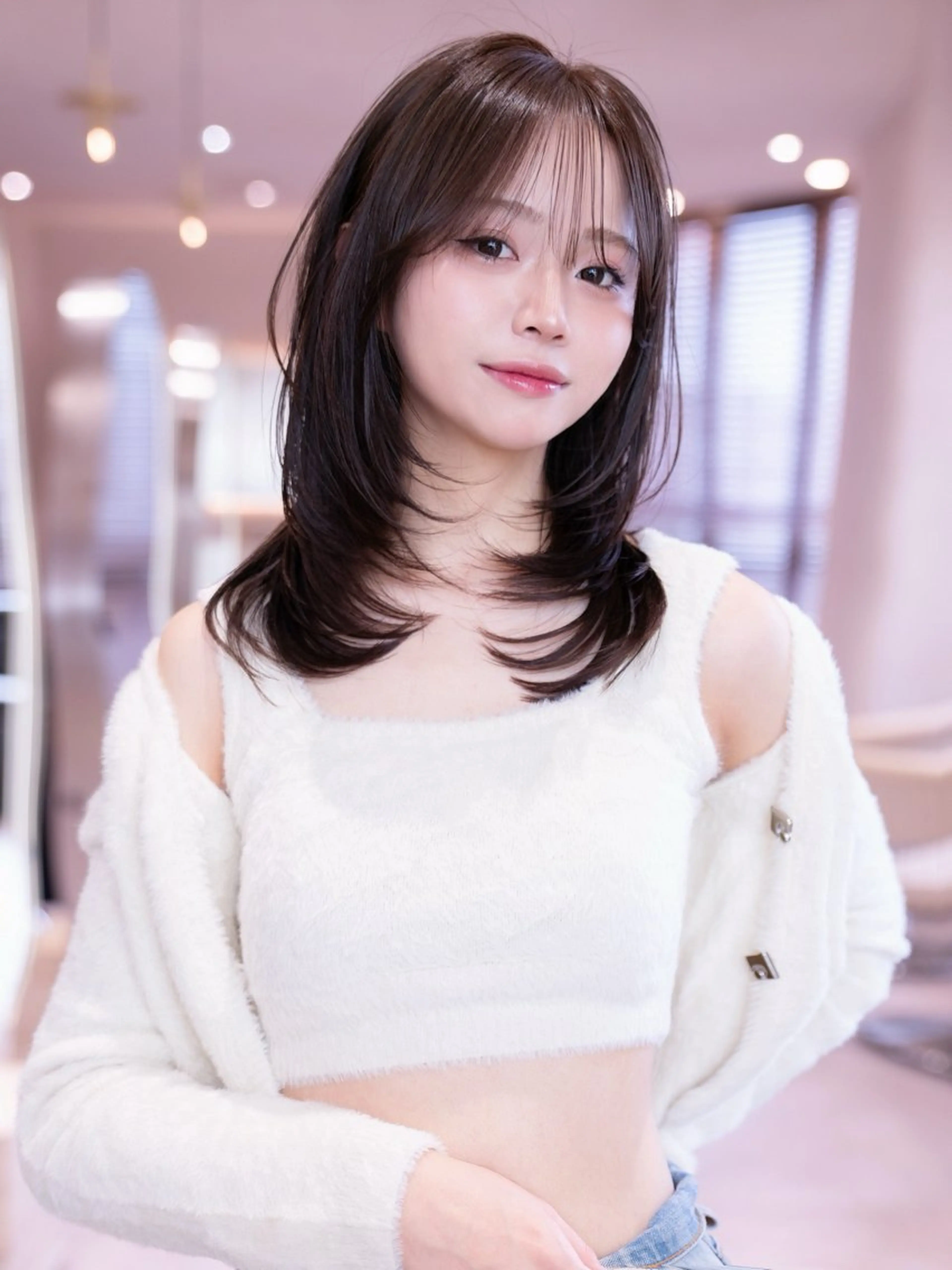 ミディアム くびれヘア 顔周りカット レイヤーカット カット ヘアカラー トリートメント レイヤー似合わせ 透明感カラーりきやのヘアスタイル