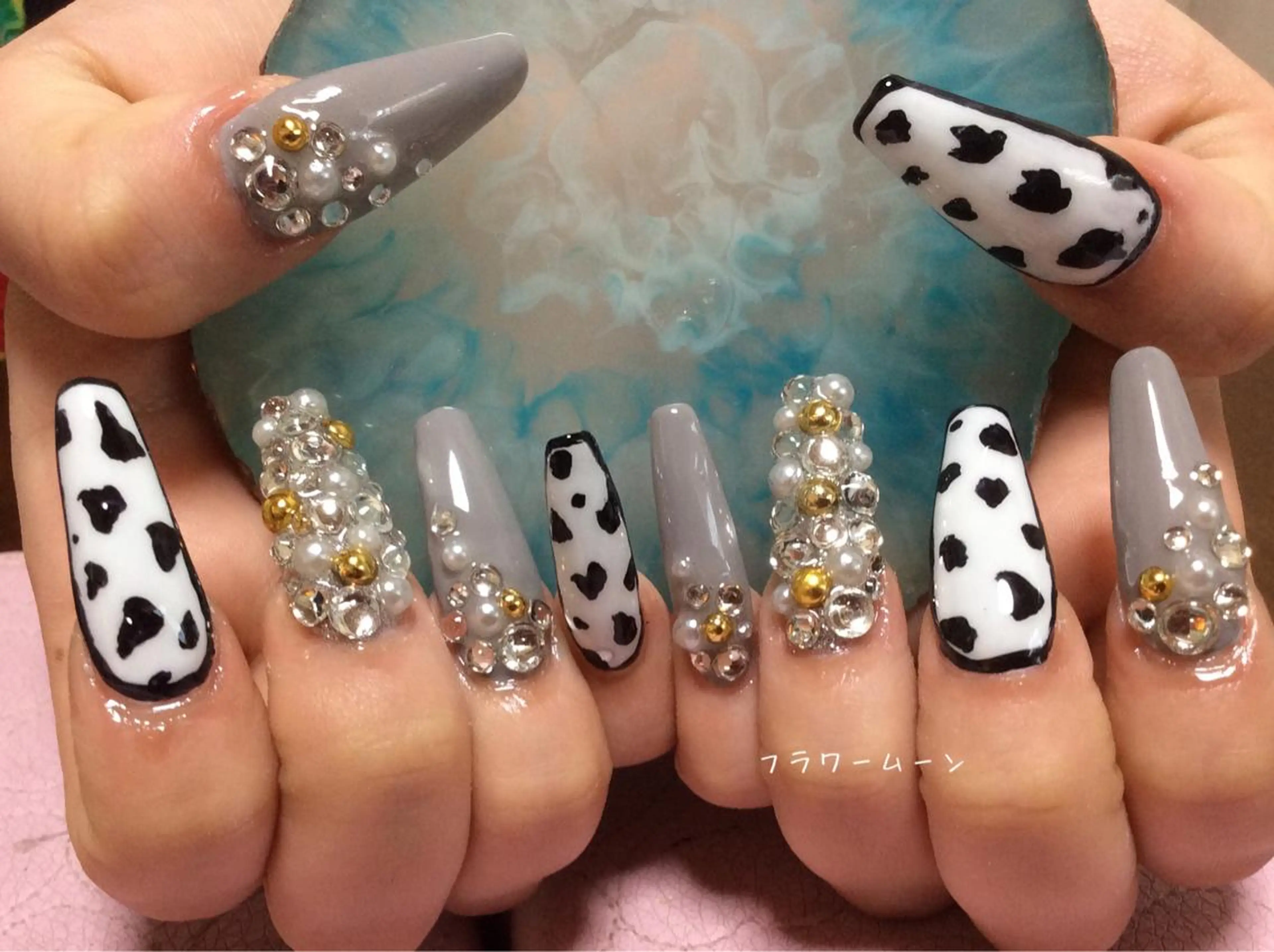 ネイル フラワー ムーンのネイルデザイン