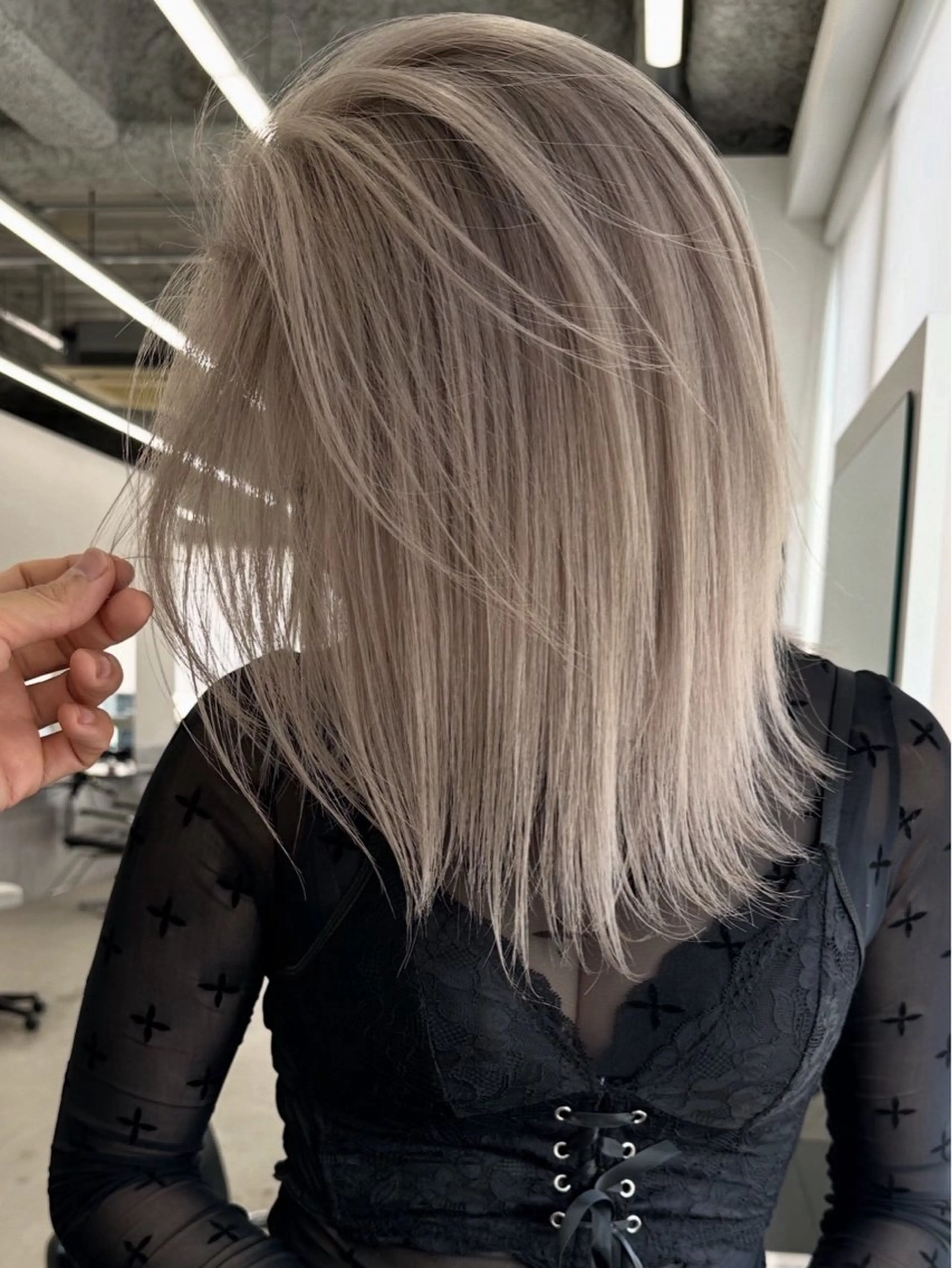 ショート ヘアカラー 大平 琶月のヘアスタイル