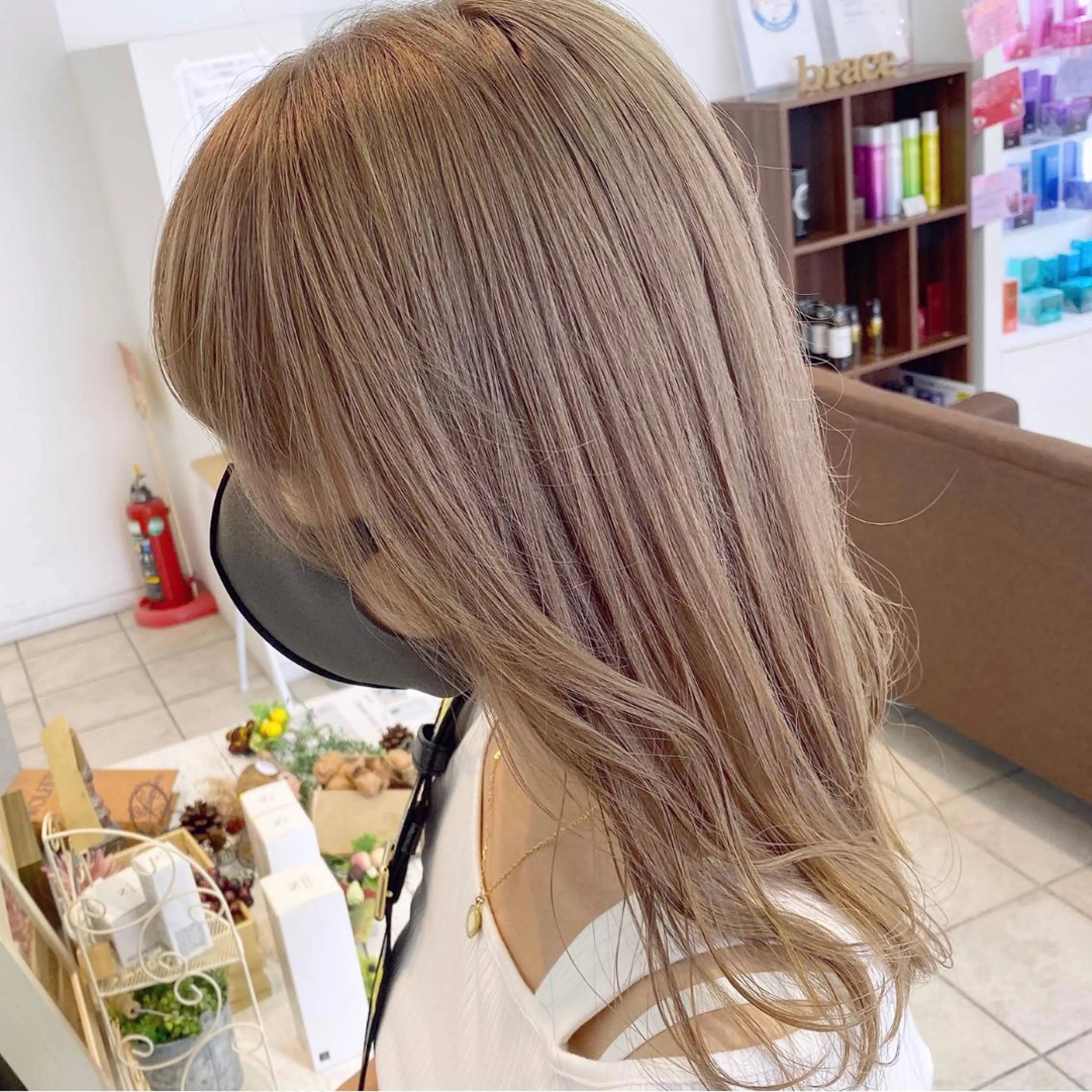 ロング カラー 渡邊 唯のヘアスタイル