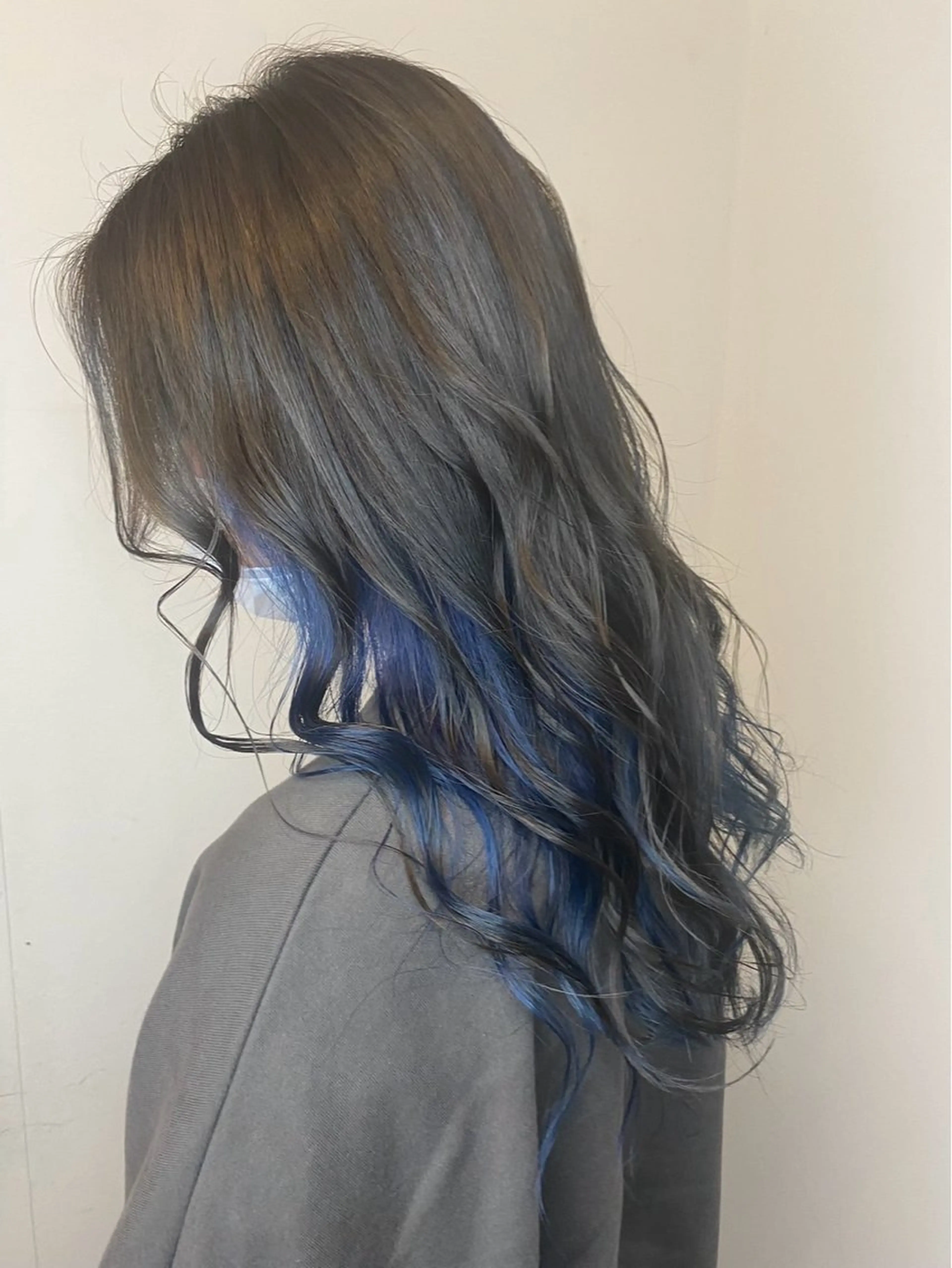 【インナーカラー🩵❤️】ブリーチ有のインナーカラー🈶インナーの範囲ご相談ください♪の写真