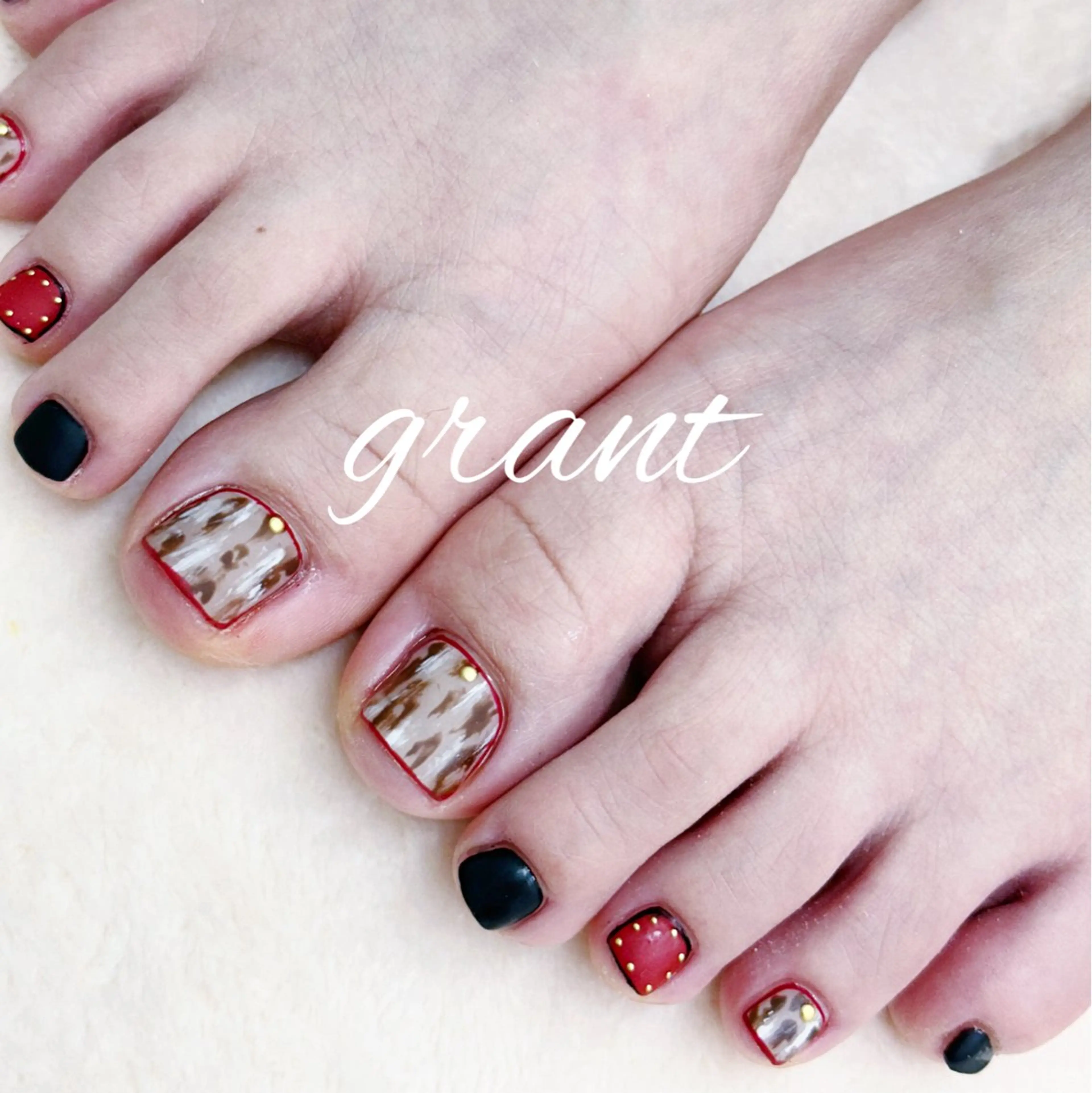 ネイル アニマル柄 フットネイル マットネイル フットネイル nailsalon grantのネイルデザイン