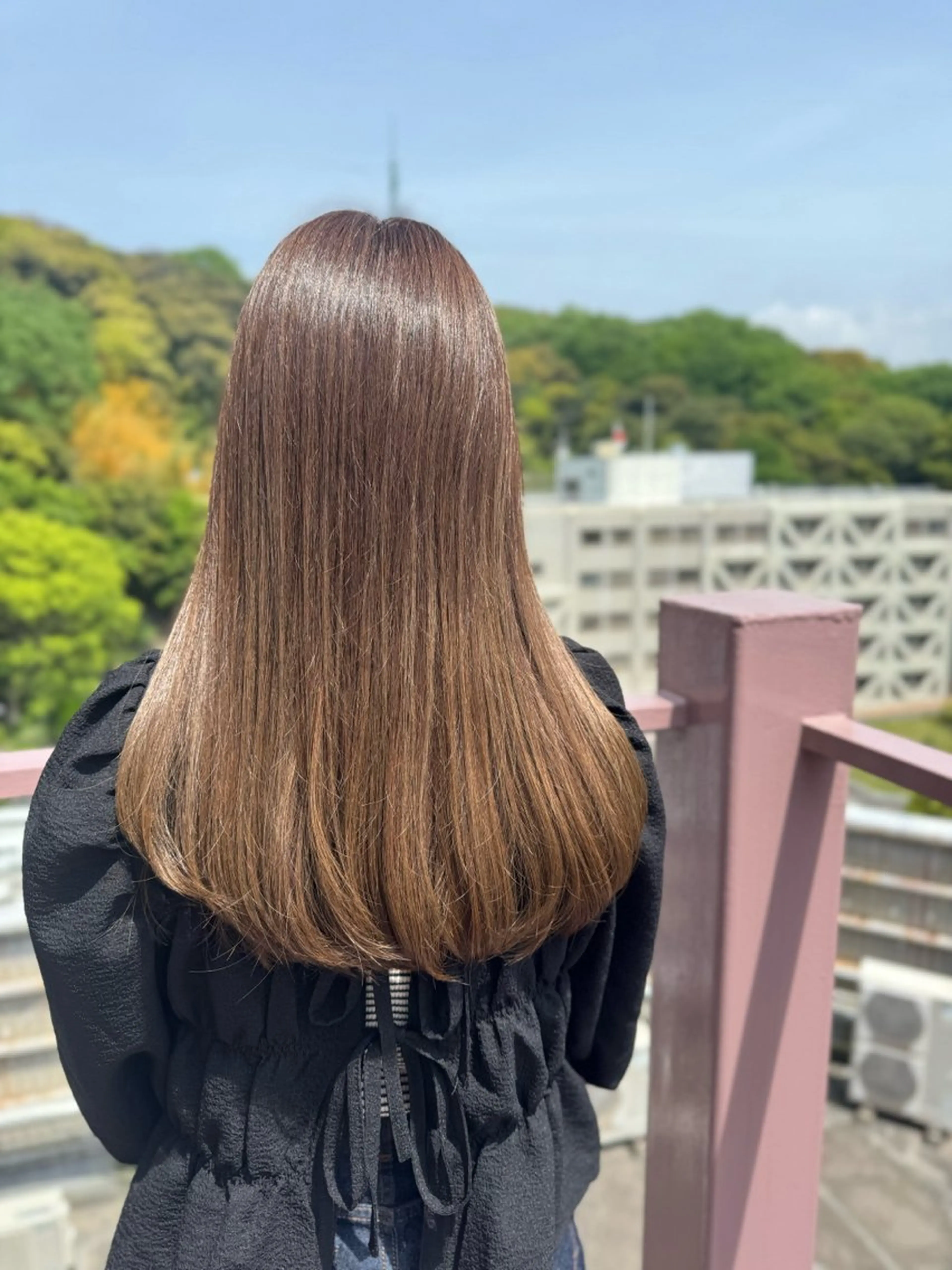 ロング カラー グレージュ オリーブグレージュ オリーブグレー カット ヘアカラー トリートメント Viage （ビアージュ）のヘアスタイル