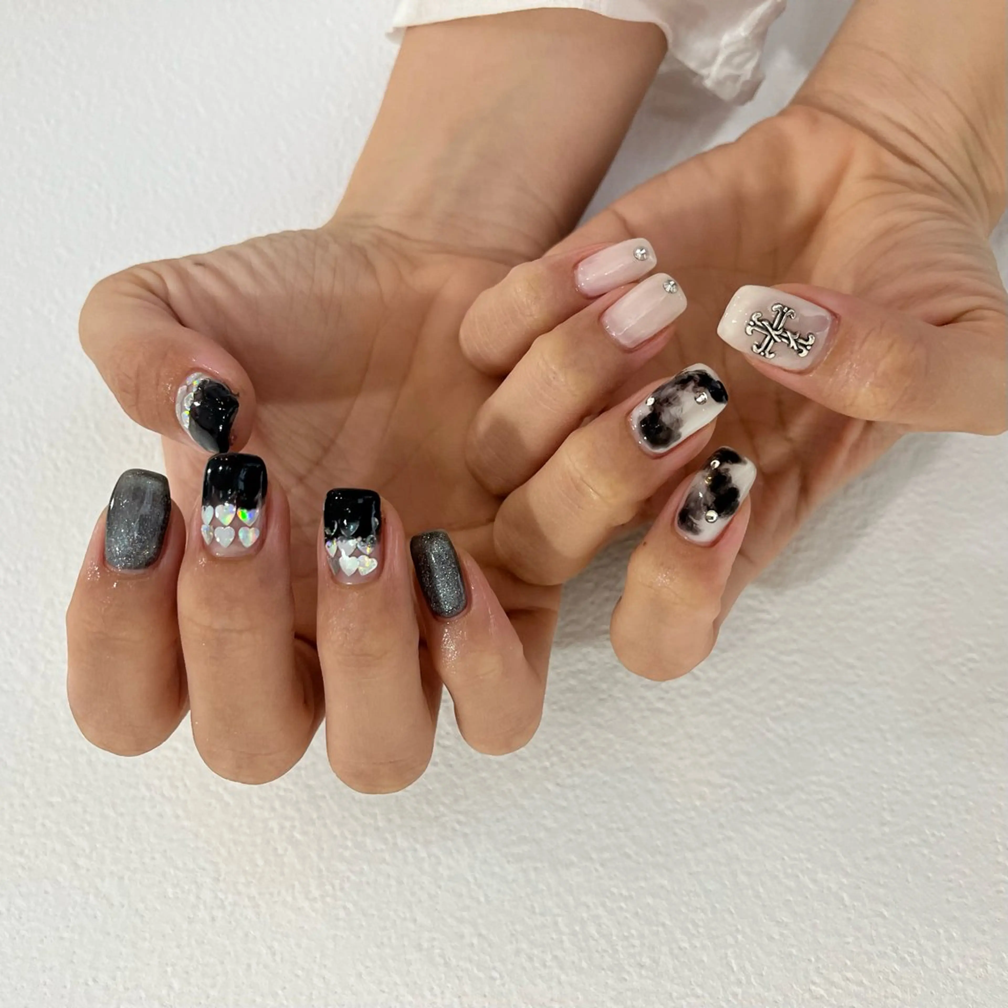 ネイル ハート ホログラムネイル マグネットネイル #Amin nail salonのネイルデザイン