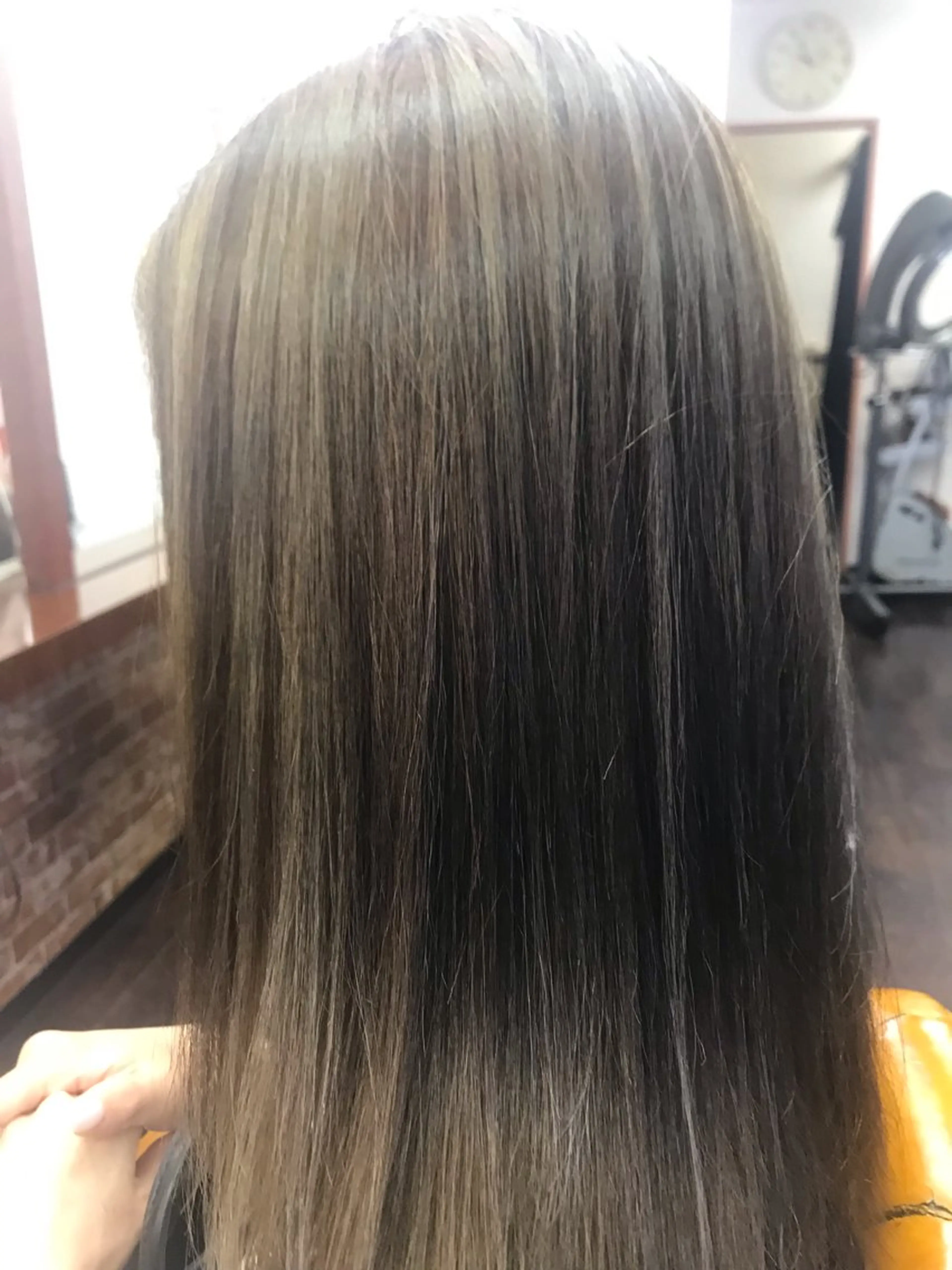 セミロング カラー 桧山 真のヘアスタイル