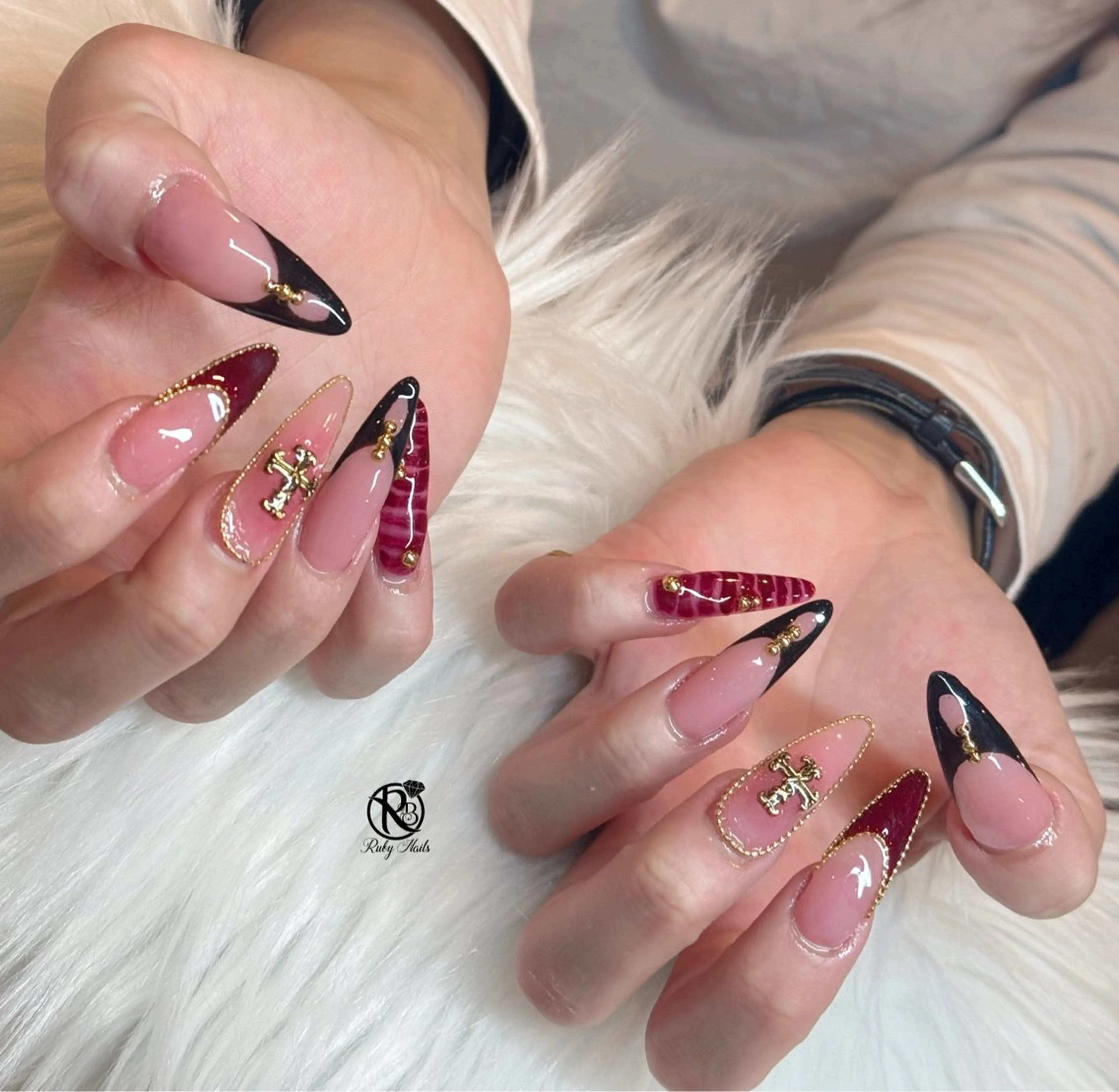 ネイル ボルドー ブラウン チークネイル ドット フットネイル ハンドネイル チェリネイルサロン 霞ヶ関のネイルデザイン