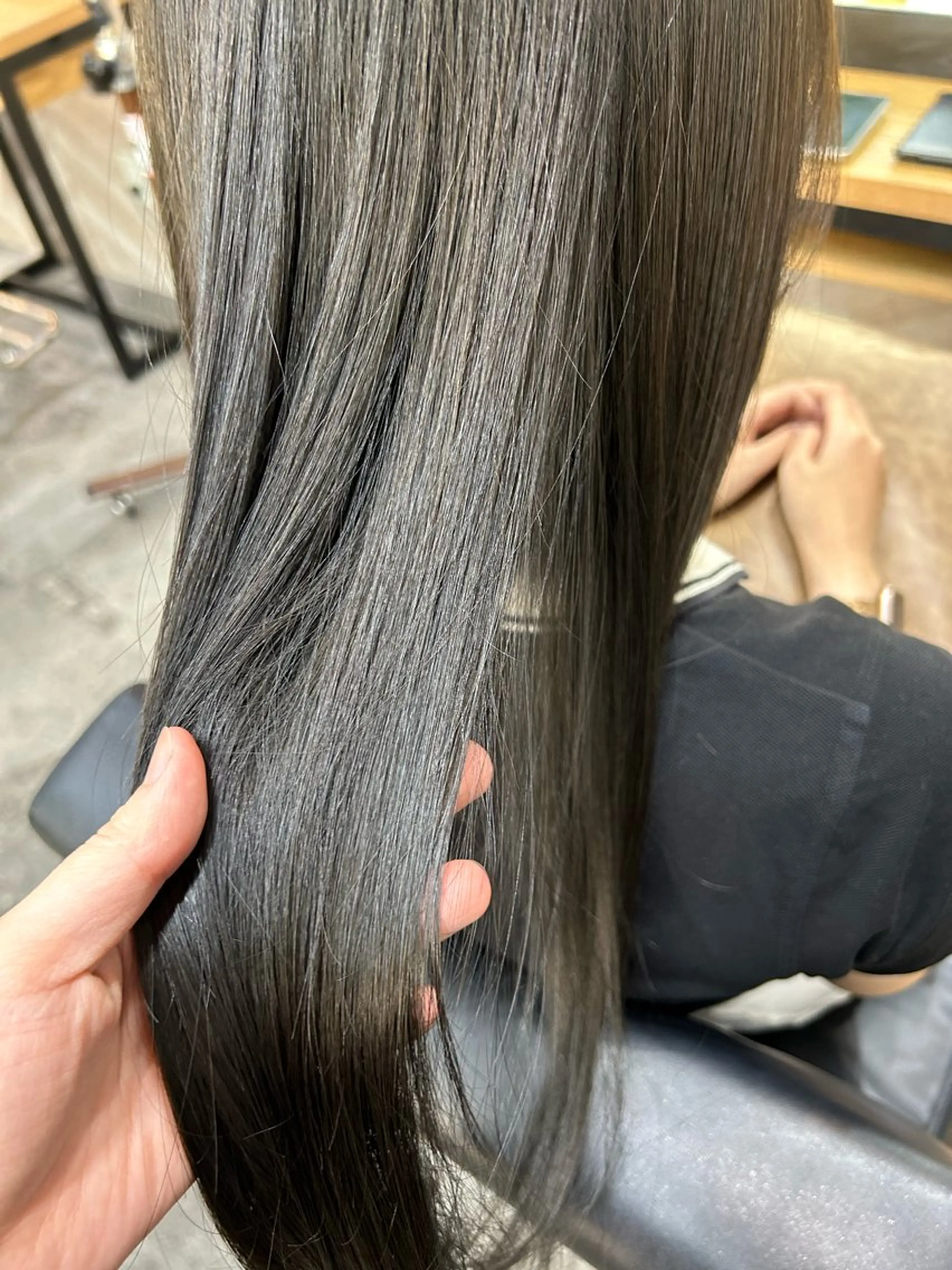 ロング カラー グレージュ オリーブグレージュ オリーブグレー カット ヘアカラー ヘッドスパ SHANTi 飯塚 ヘアセット/髪質改善のヘアスタイル