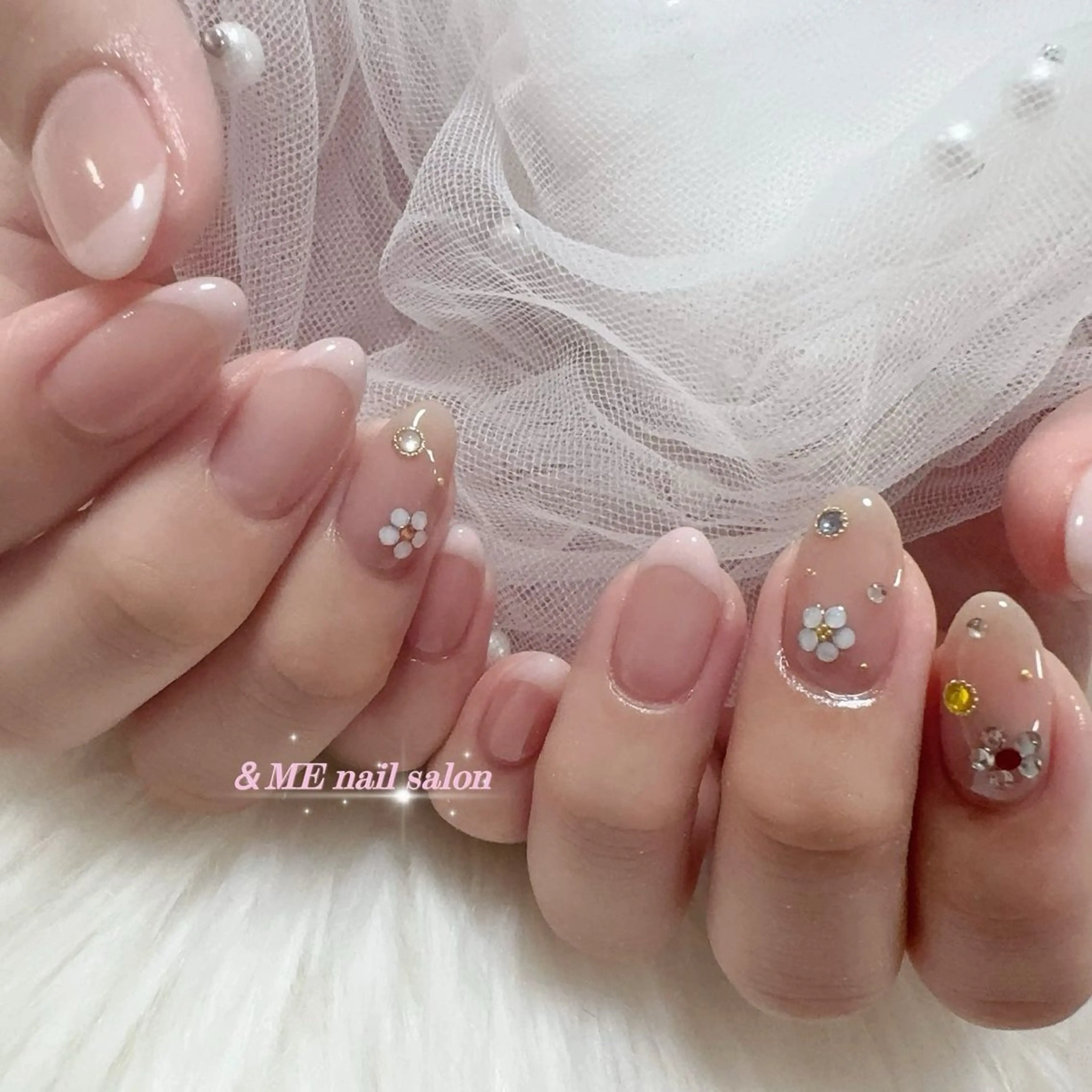 ネイル &ME ネイルサロンのネイルデザイン
