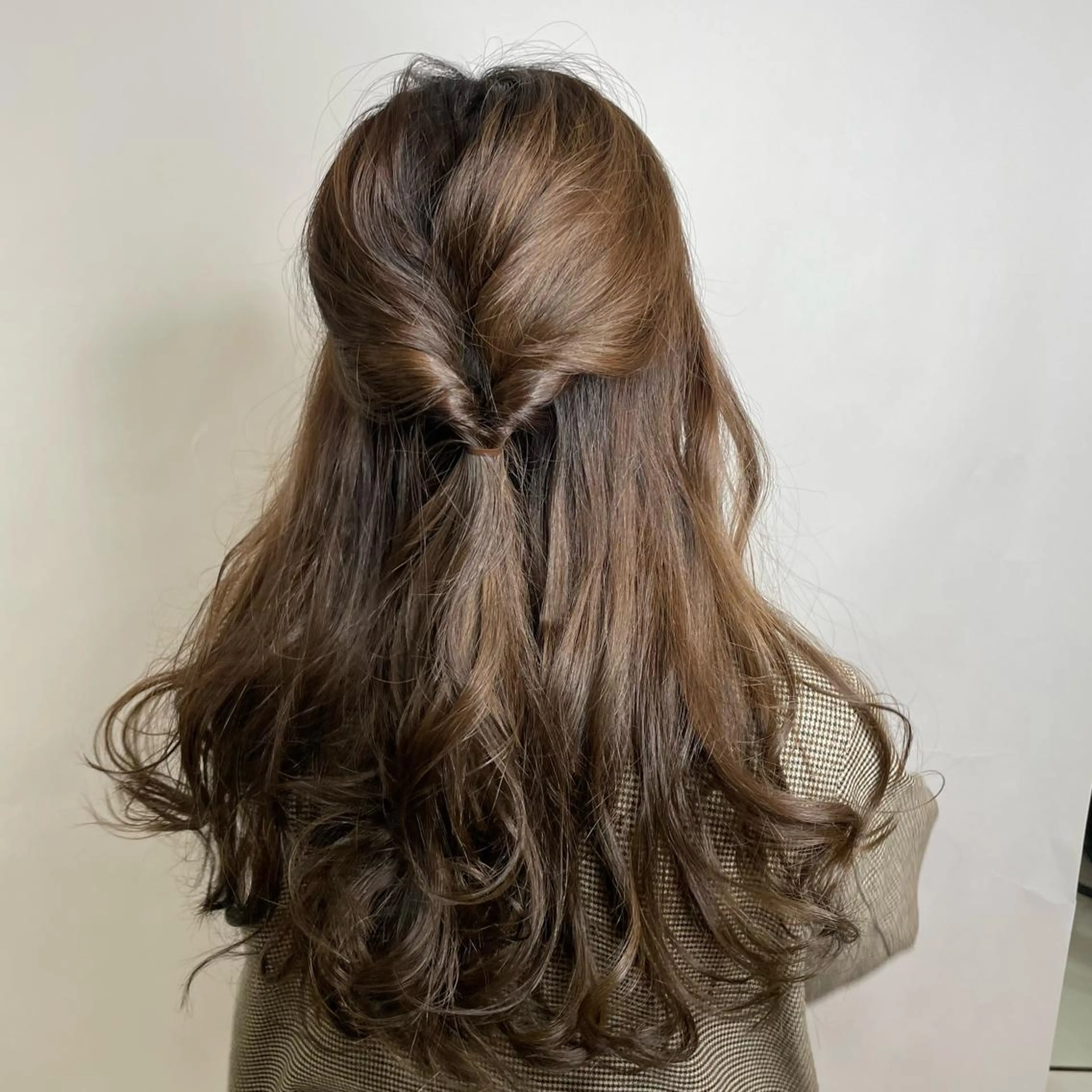 セミロング ハイトーン募集中 💜✝️荒川優輝のヘアスタイル