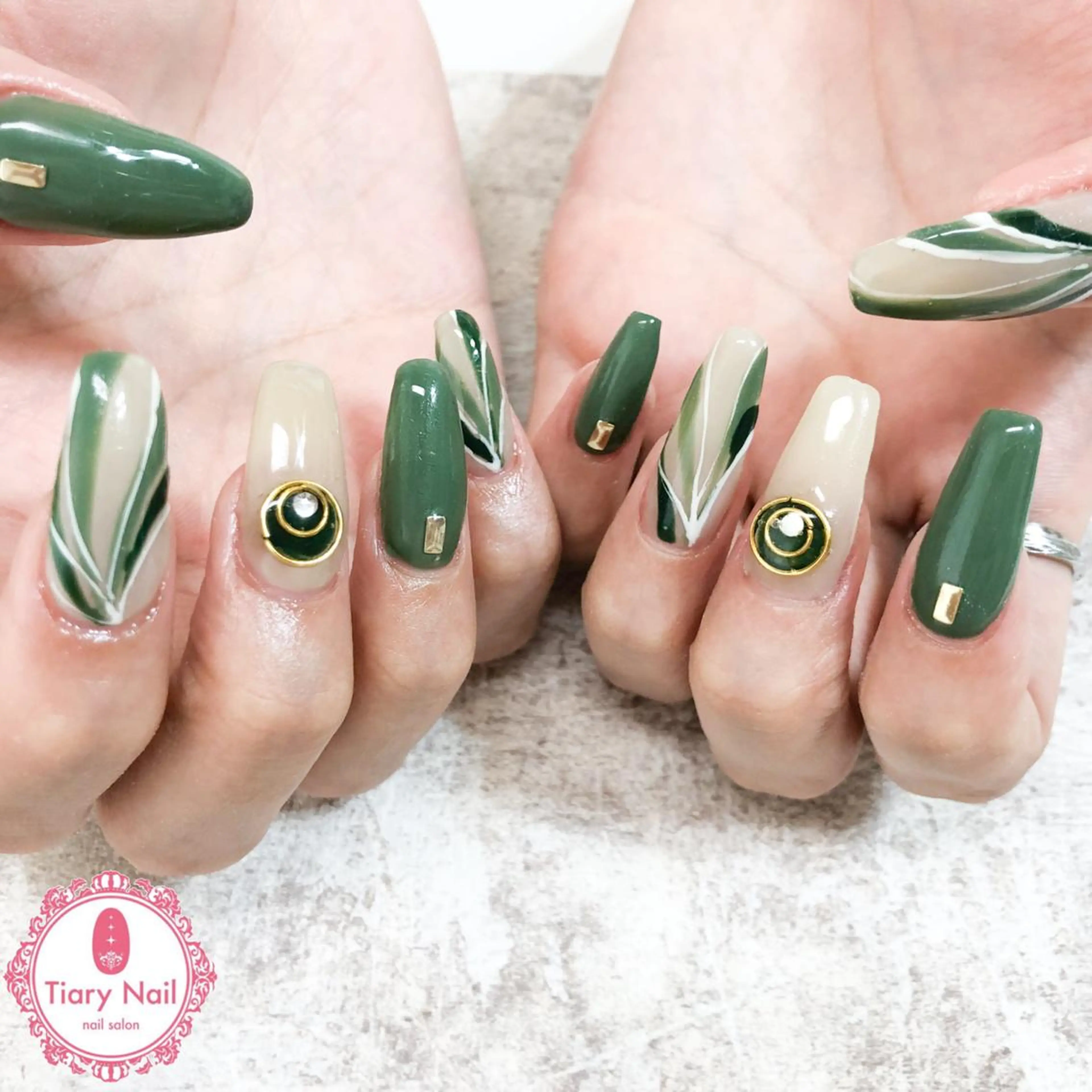 ネイル tiarynail K K🐼のネイルデザイン