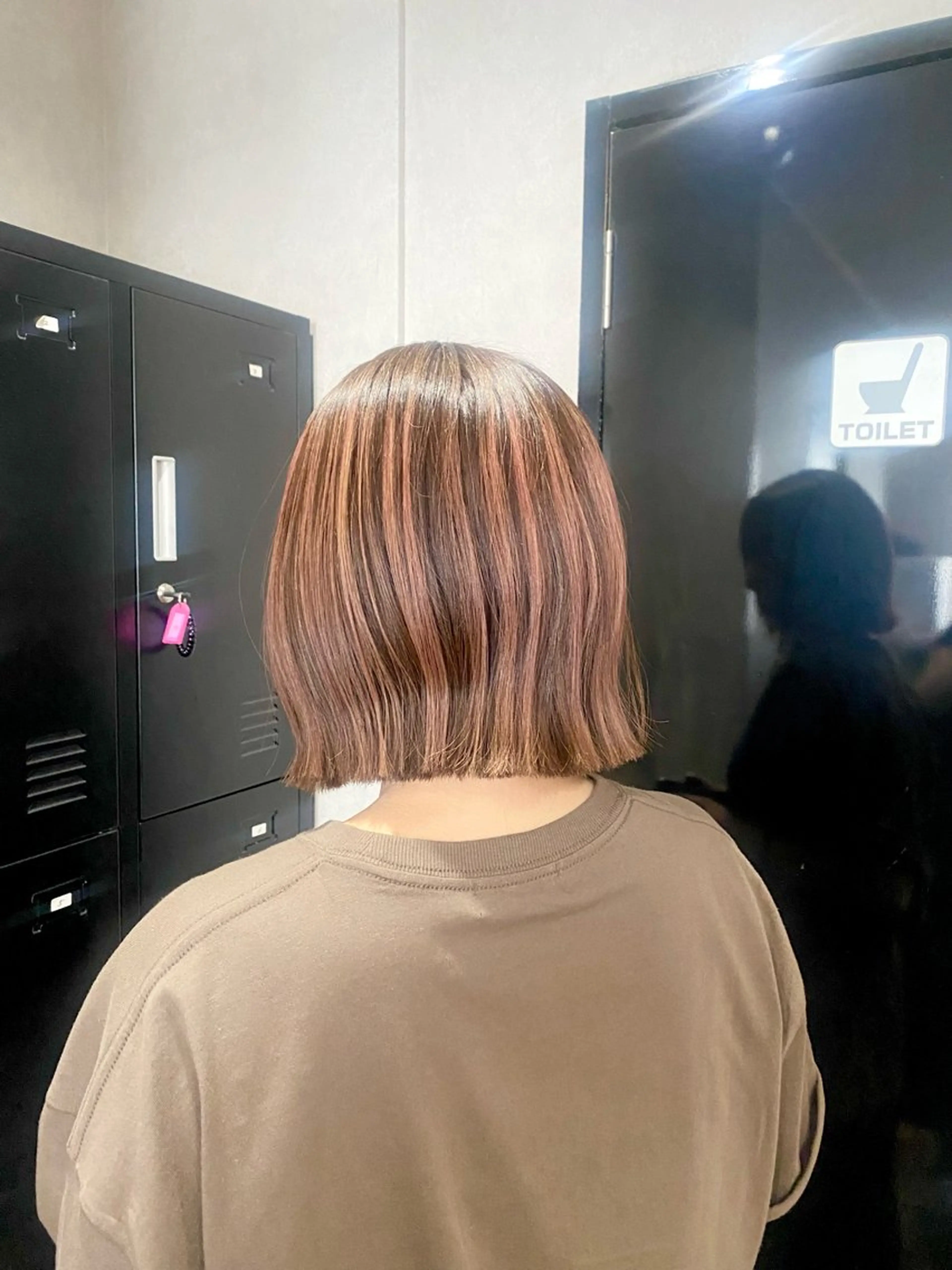 ミディアム カット ヘアカラー ＳＨＩ ＺＵのヘアスタイル