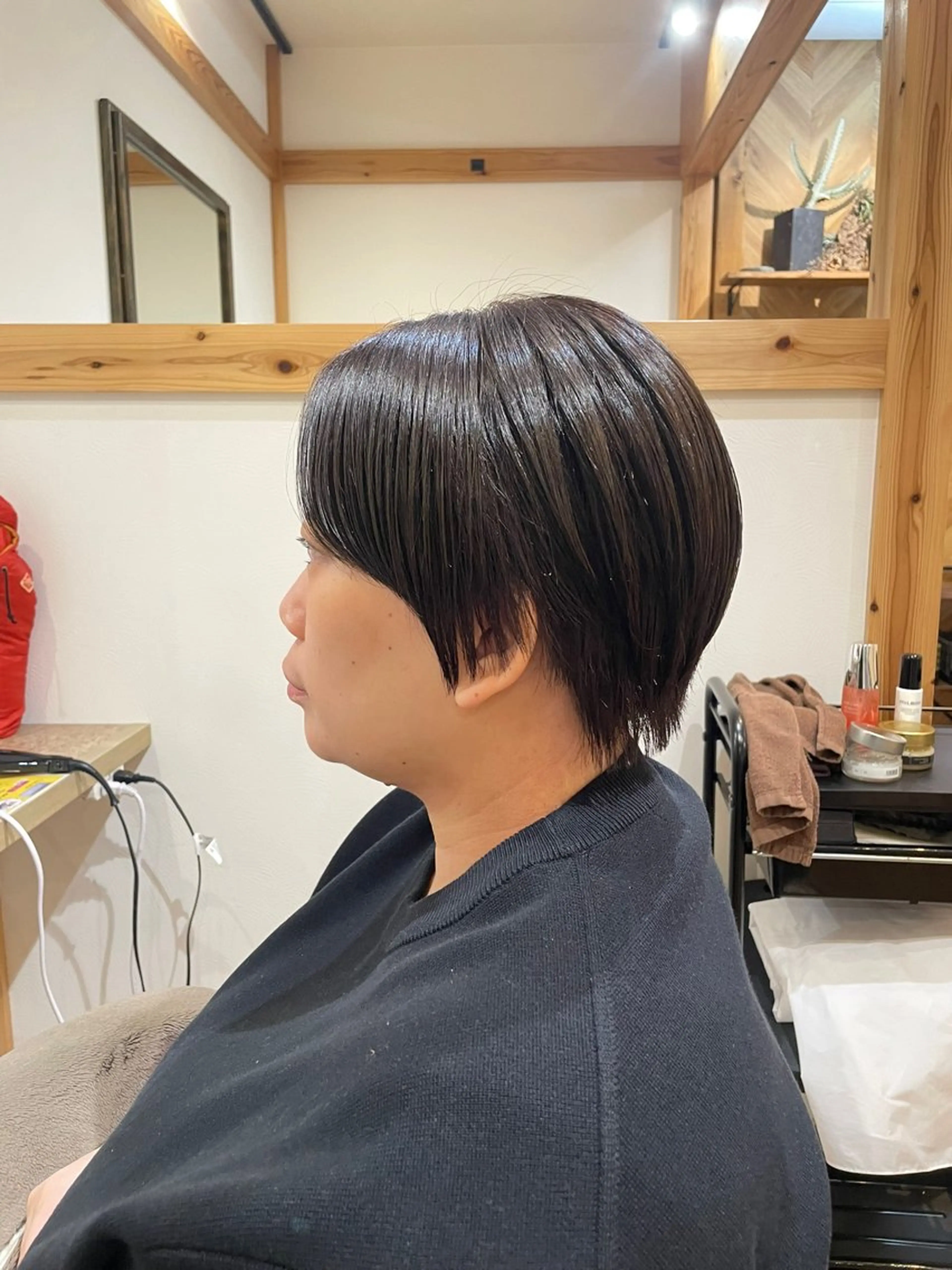ショート カット ヘアカラー 山口 里莉のヘアスタイル