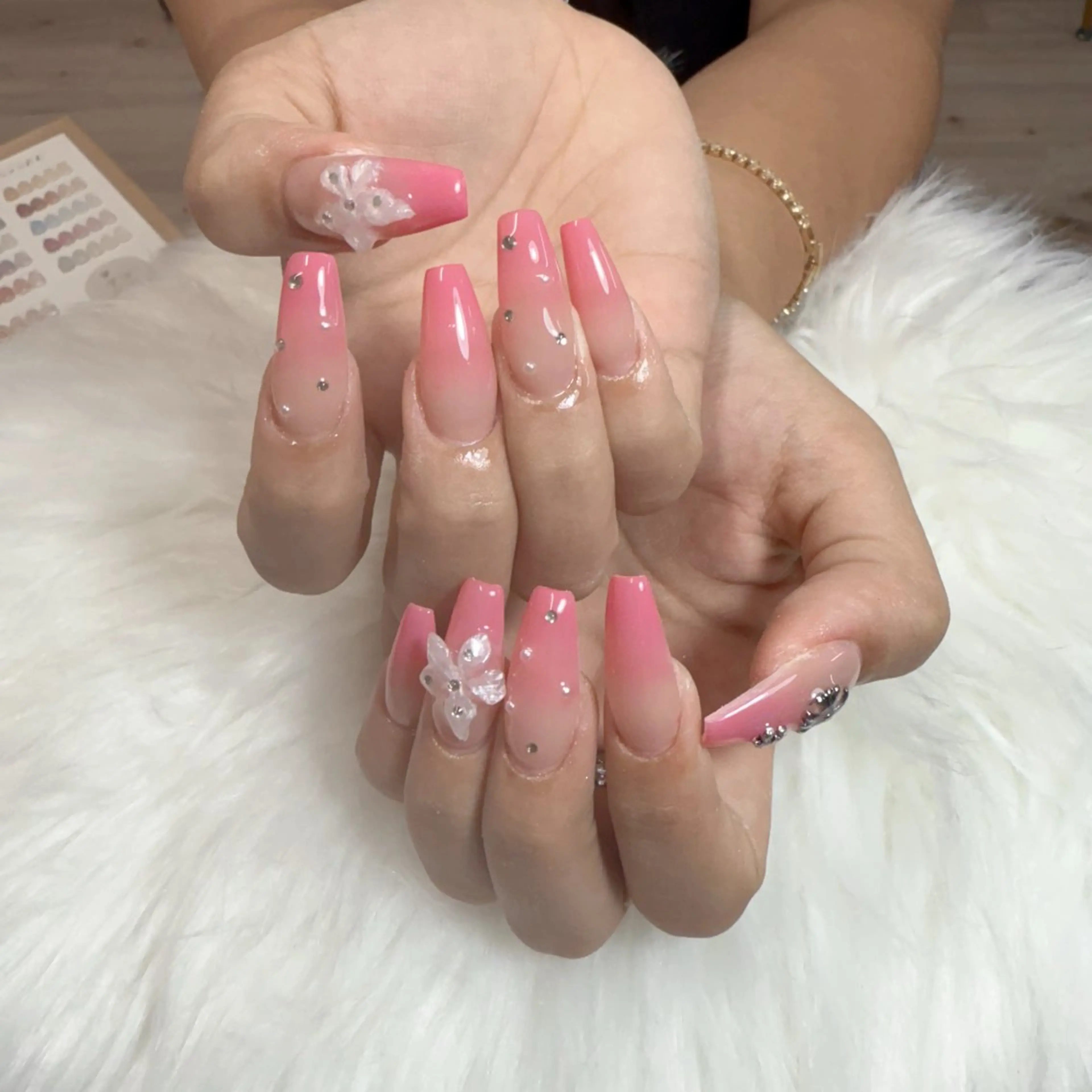 ネイル ハンドネイル 🎀nana🫧 ワンホンネイル🎀のネイルデザイン