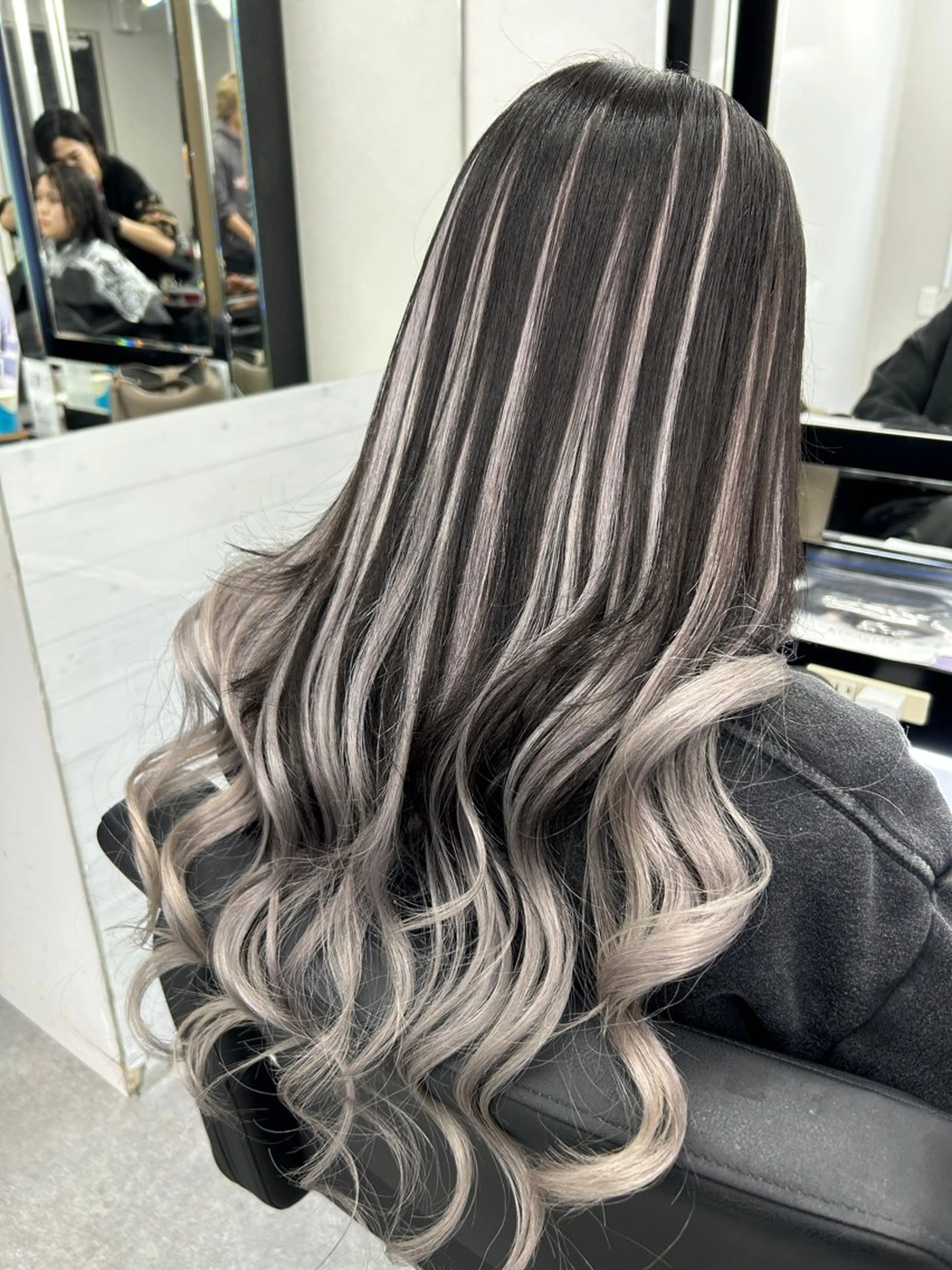 ロング カラー バレイヤージュ デザインカラー エクステ レイヤーカット カット エクステ レイヤー/エクステ alpha下妻のヘアスタイル