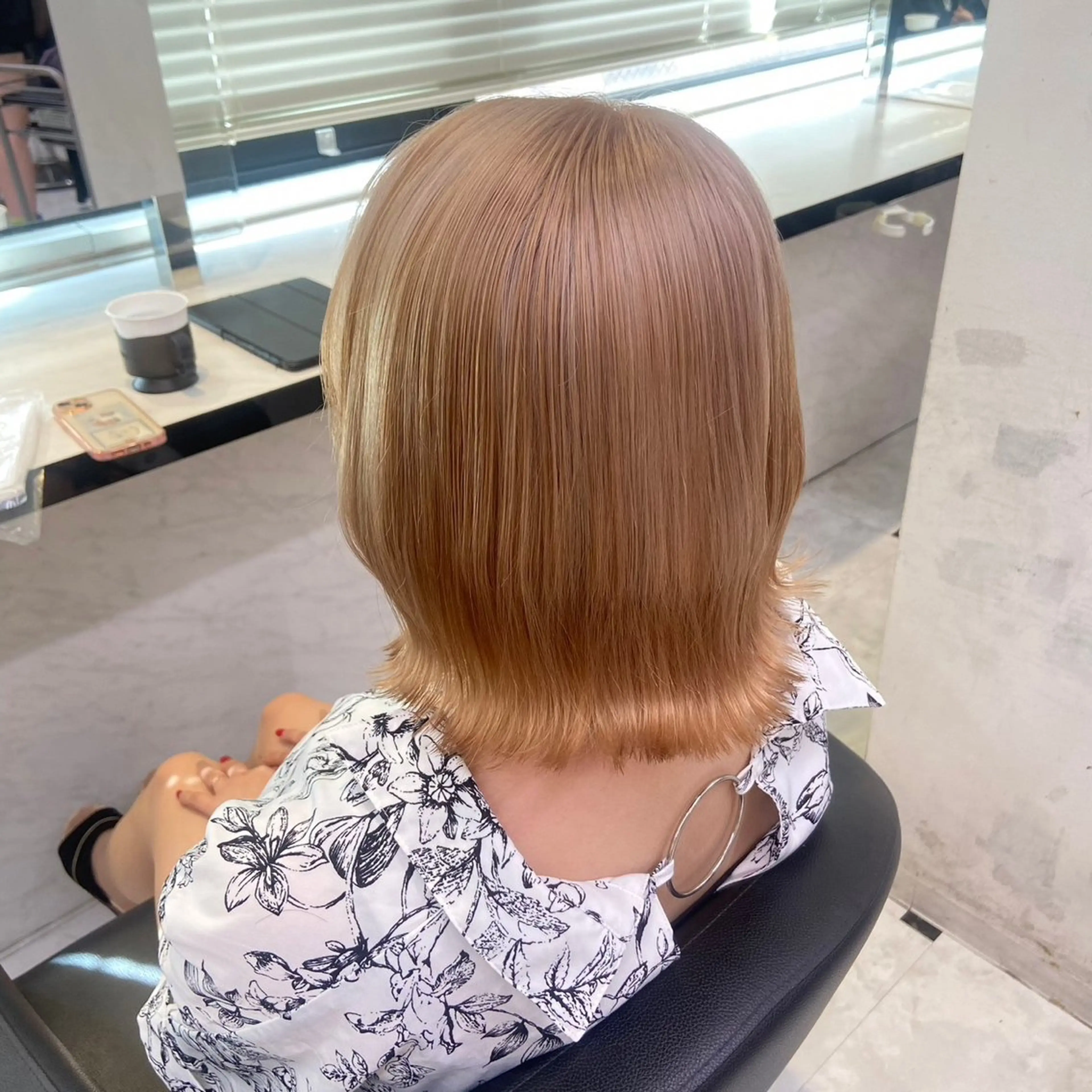 ミディアム カラー ベージュカラー ミルクティーベージュ 💖トレンド春夏 カラー💖FUTAのヘアスタイル