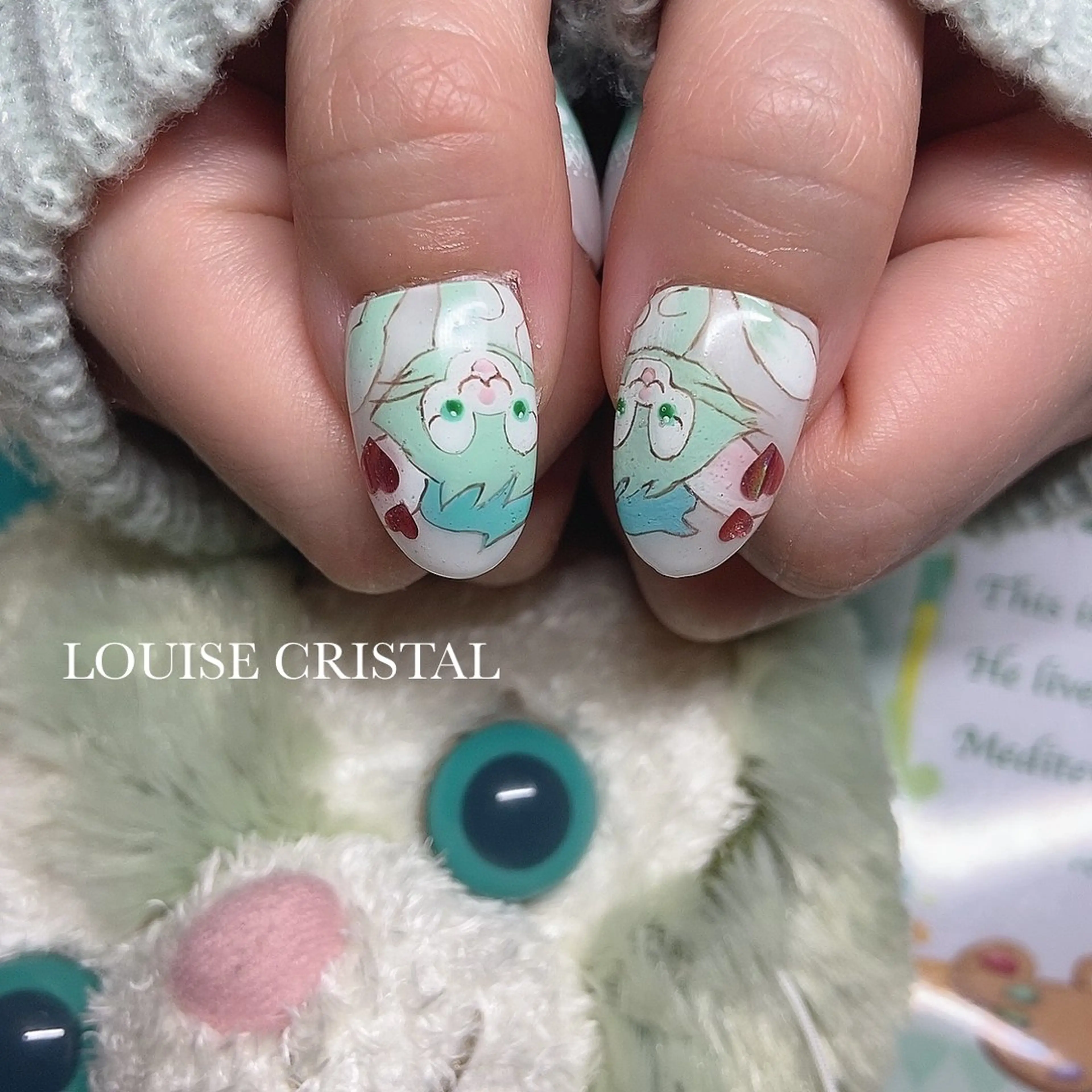 ネイル ハンドネイル LOUISE CRYSTALのネイルデザイン