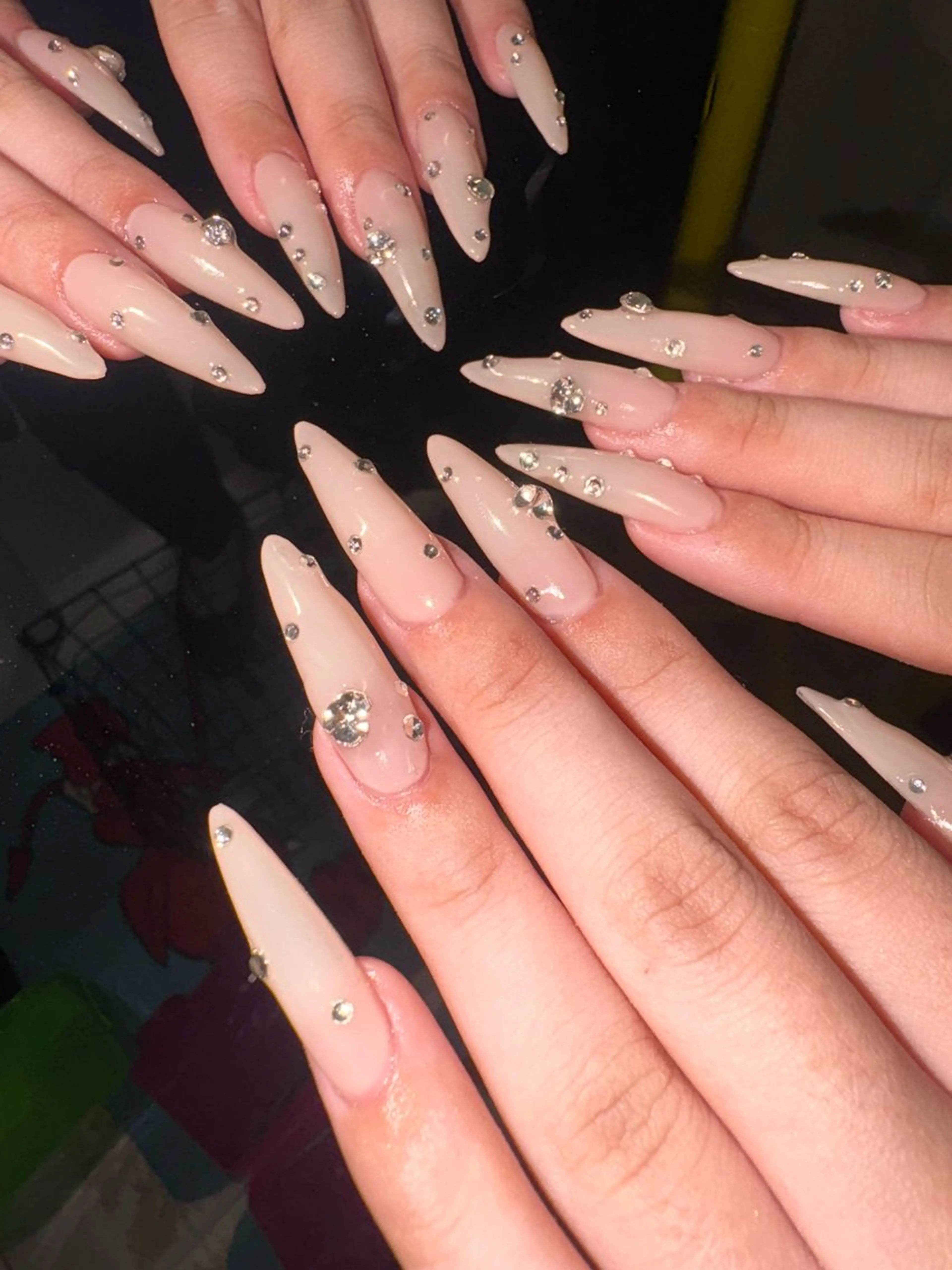 ネイル 成人式 キラキラネイル ロングネイル 33nail✴️栄 スミレ❇️Gel-xのネイルデザイン