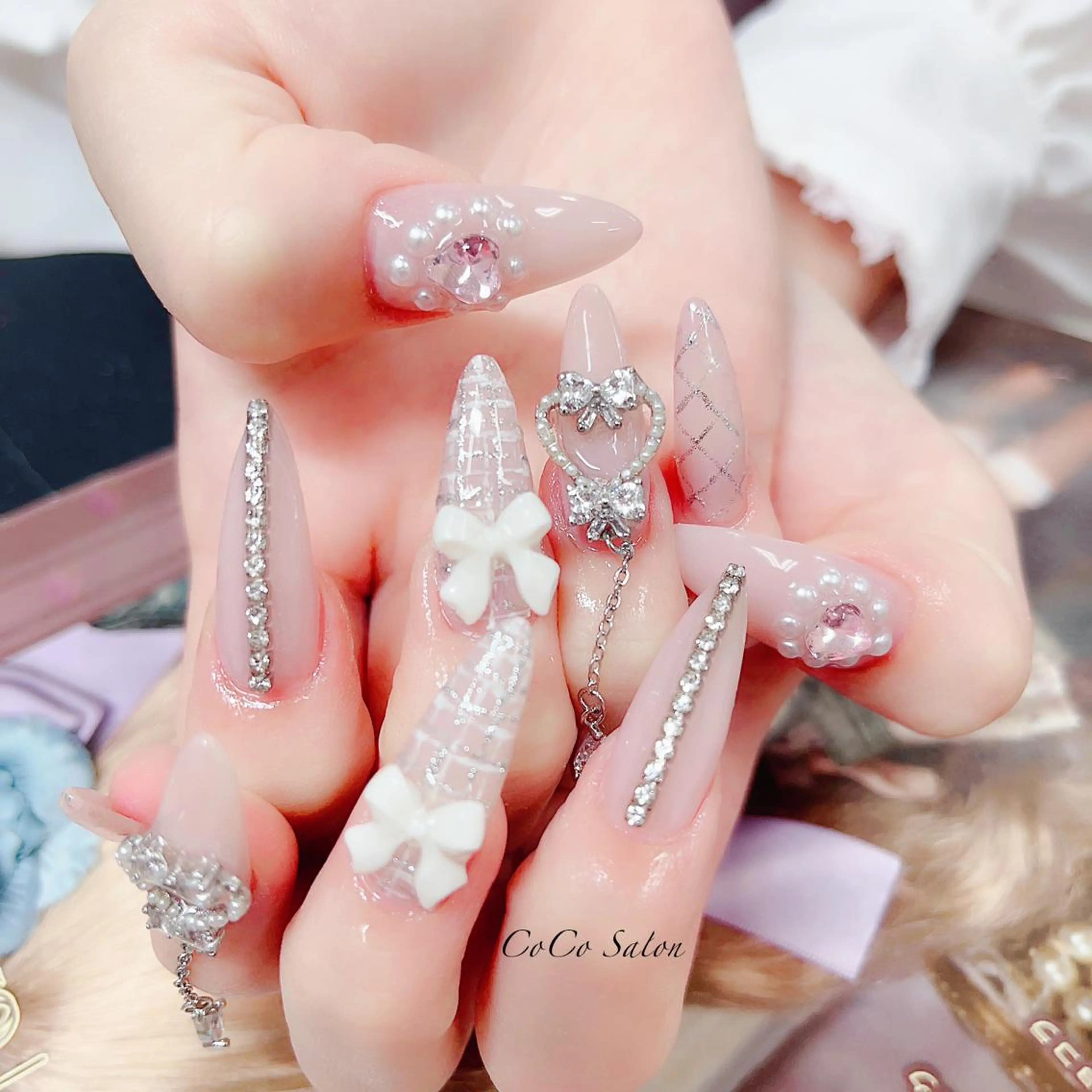 ネイル 成人式 長さ出し ジェルネイル ゴージャス ハート CoCoSalon ネイル/まつ毛予約のネイルデザイン