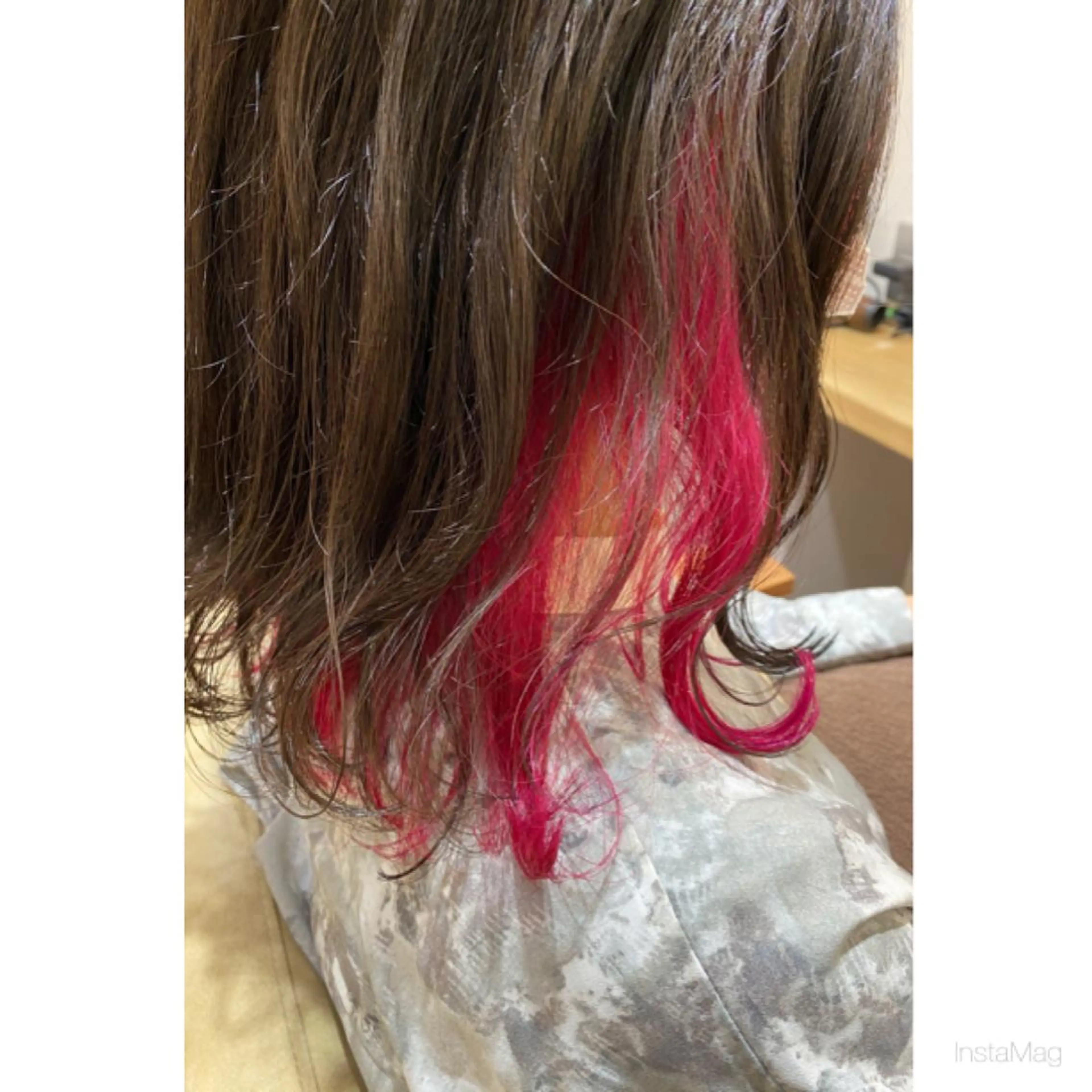 セミロング カラー ピンクカラー カット ヘアカラー 岩間 香純のヘアスタイル