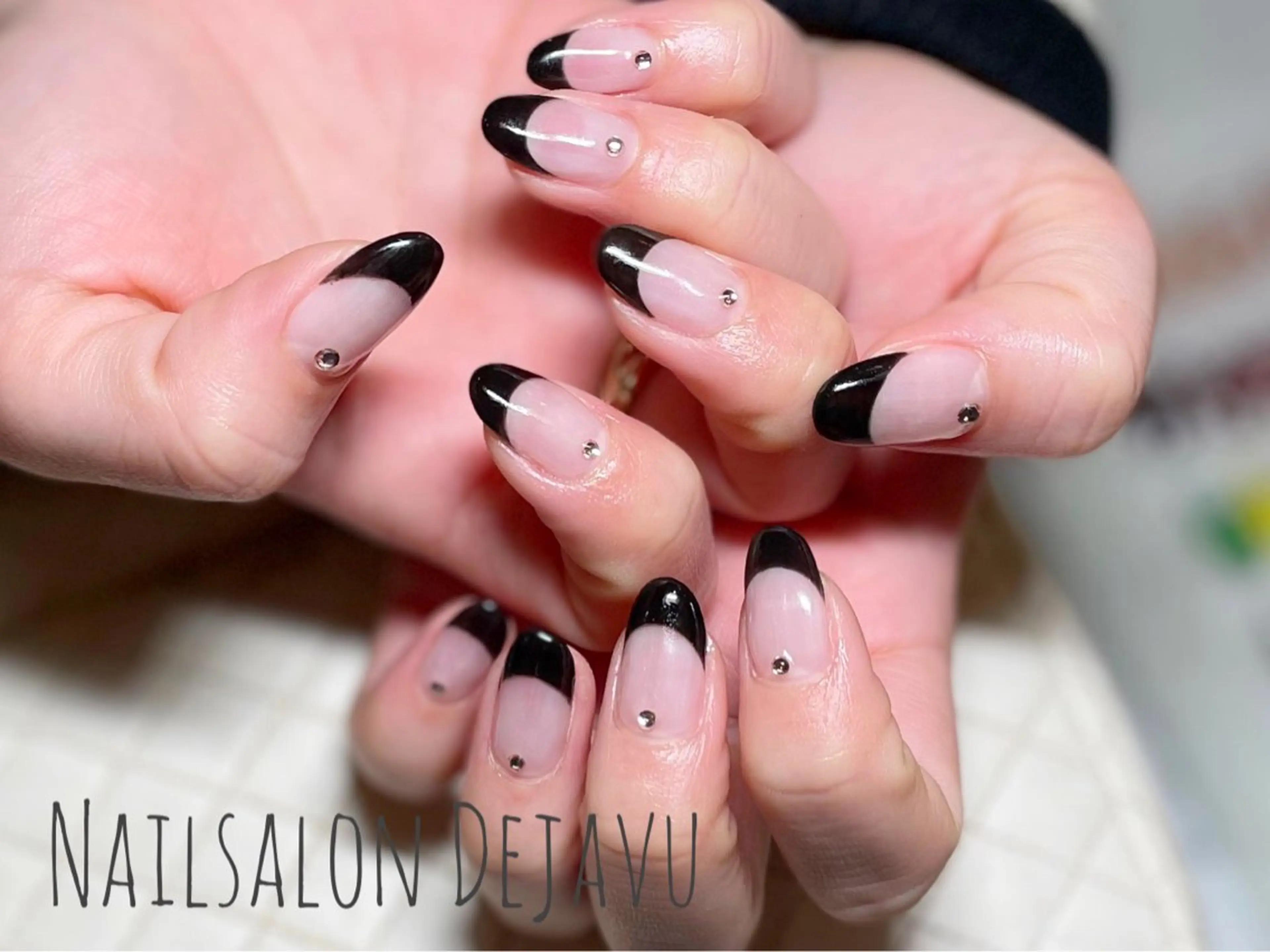 ネイル フレンチネイル ハンドネイル Nail salon Dejavu 🌿のネイルデザイン