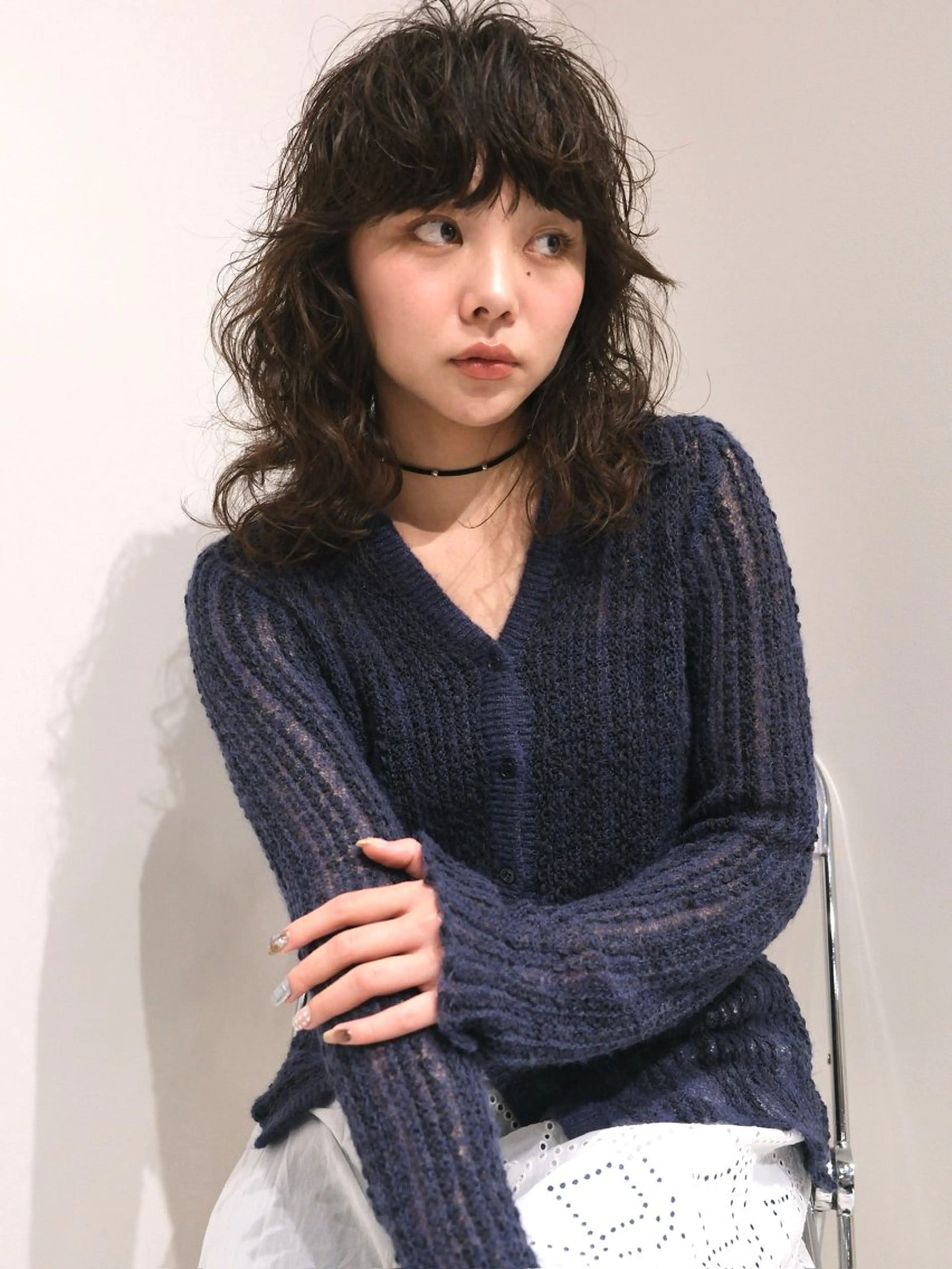 ミディアム パーマ ミディアムレイヤー ミディアムパーマ くせ毛 レイヤーカット ウルフカット カット ヘアカラー パーマ トリートメント (h)wim ウィムのヘアスタイル