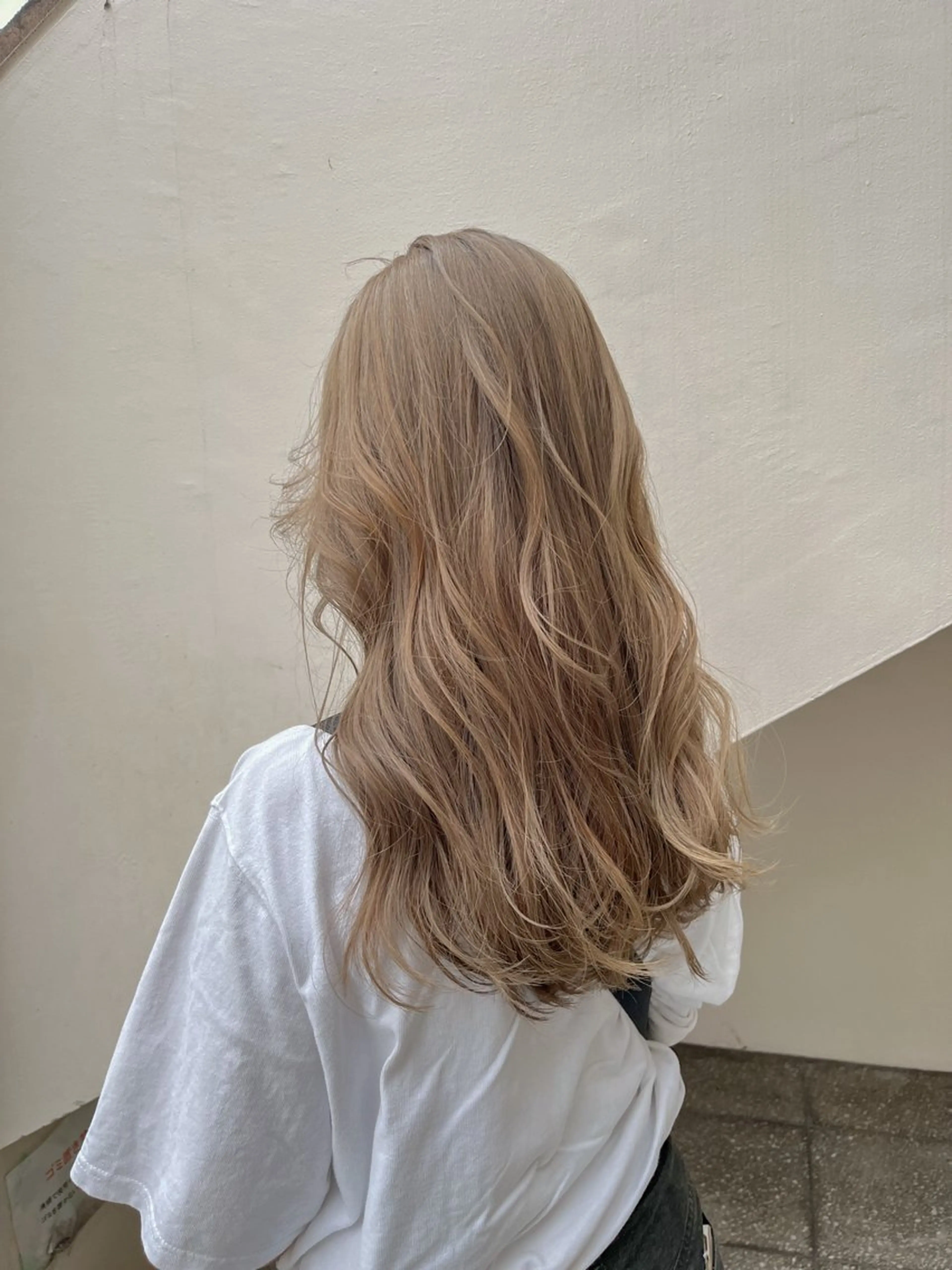 ロング カラー カット ヘアカラー トリートメント ヘアセット 似合わせベージュ 🍯ayumi🍯のヘアスタイル