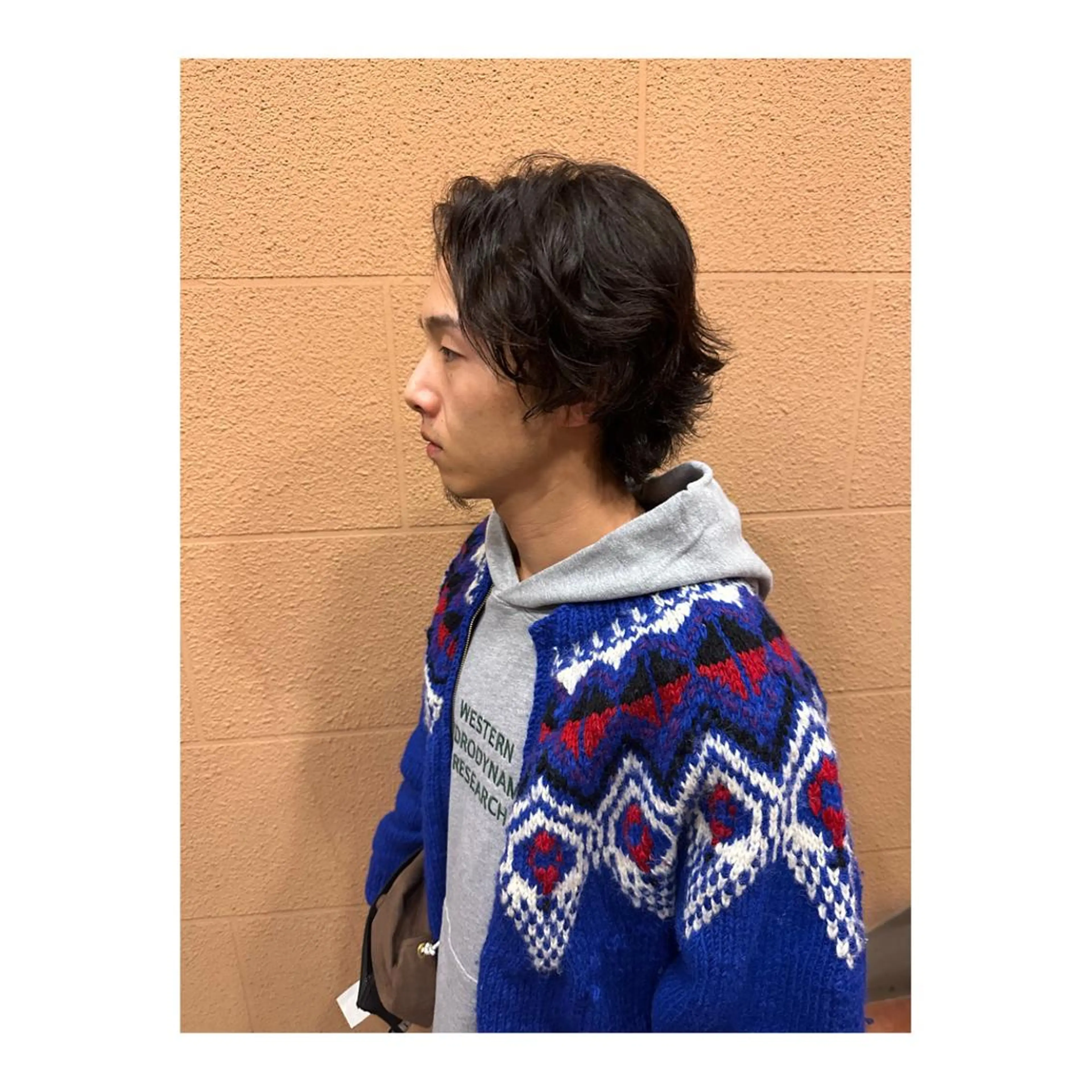 パーマ メンズ 切りっぱなしボブ メンズバレイヤージュ メンズブリーチ メンズハイライト メンズハイトーン カット パーマ トリートメント メンズパーマ 次元のヘアスタイル