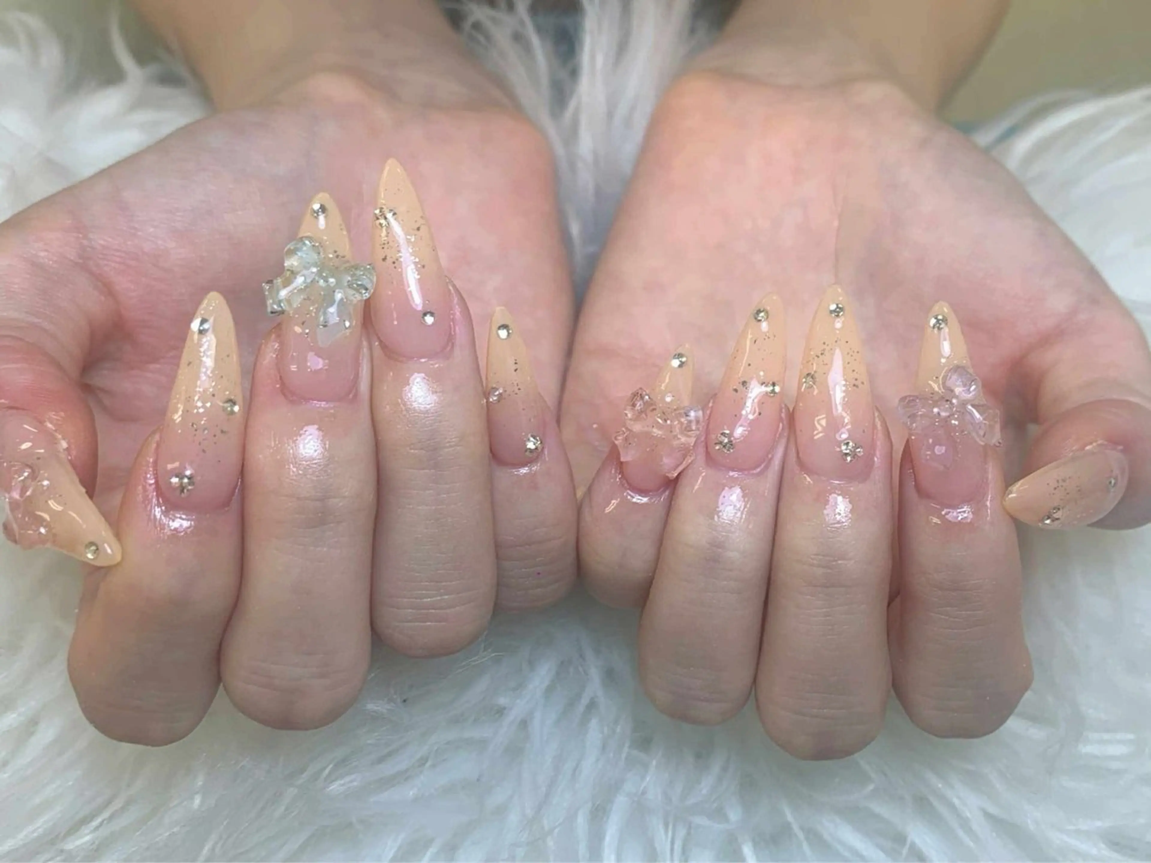 ネイル チークネイル 長さ出し フレンチネイル ジェルネイル ガラスフレンチ ハンドネイル anh nail anne🤍のネイルデザイン