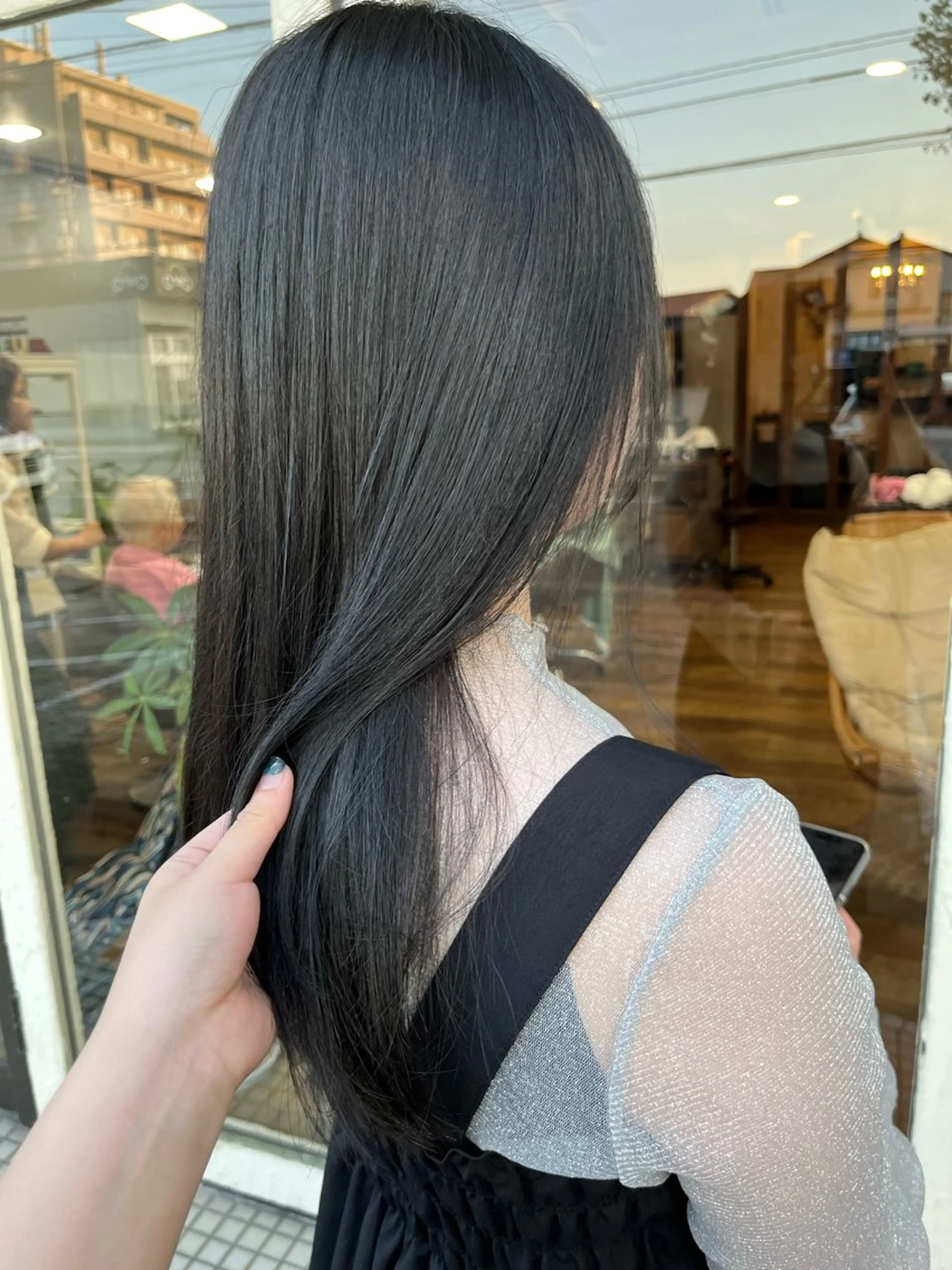 ミディアム 立野 希沙のヘアスタイル