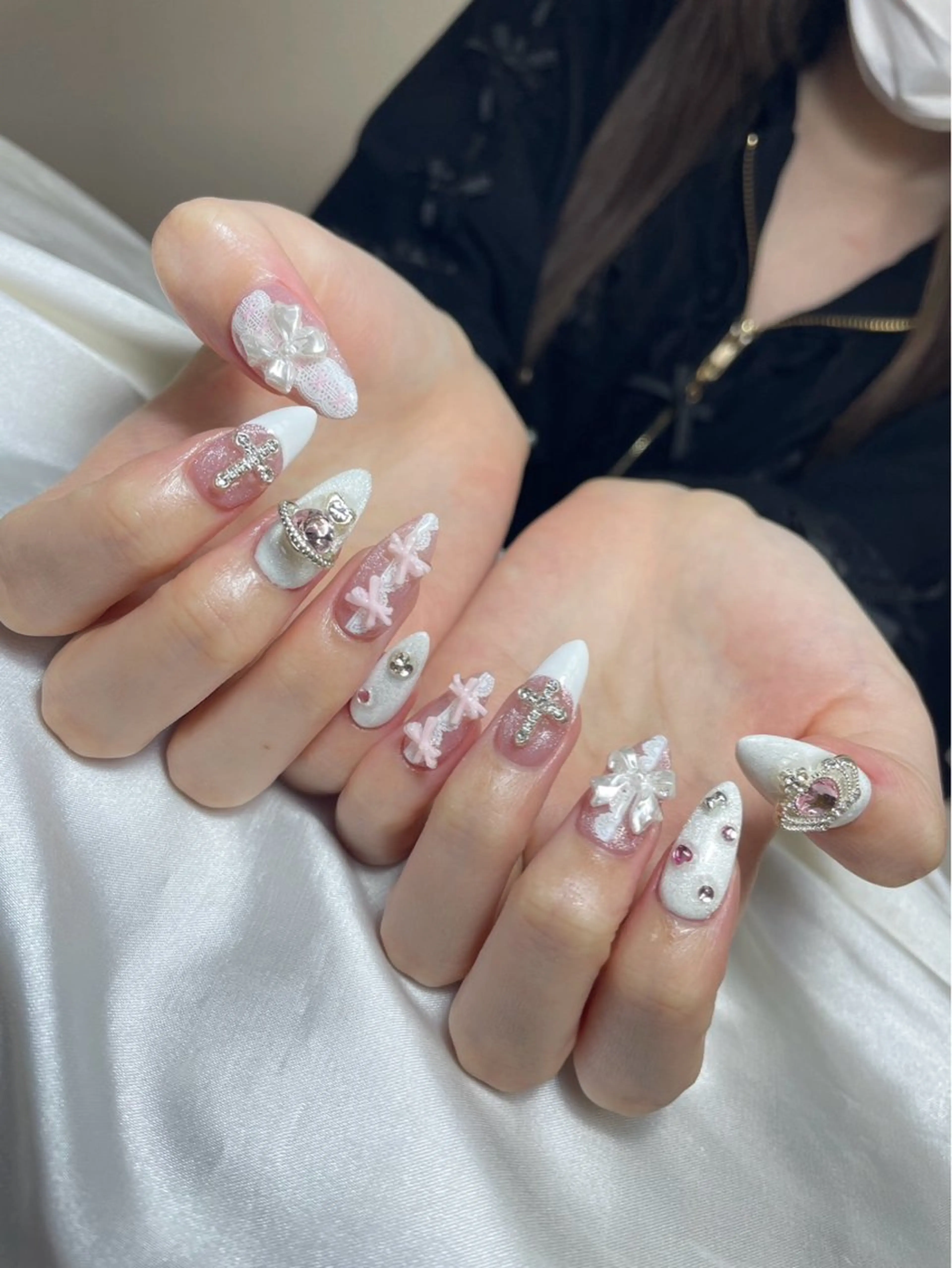ネイル チークネイル 長さ出し フットネイル ジェルネイル 卒業式 𝓐𝓷𝓻𝓲 XiinhNailのネイルデザイン