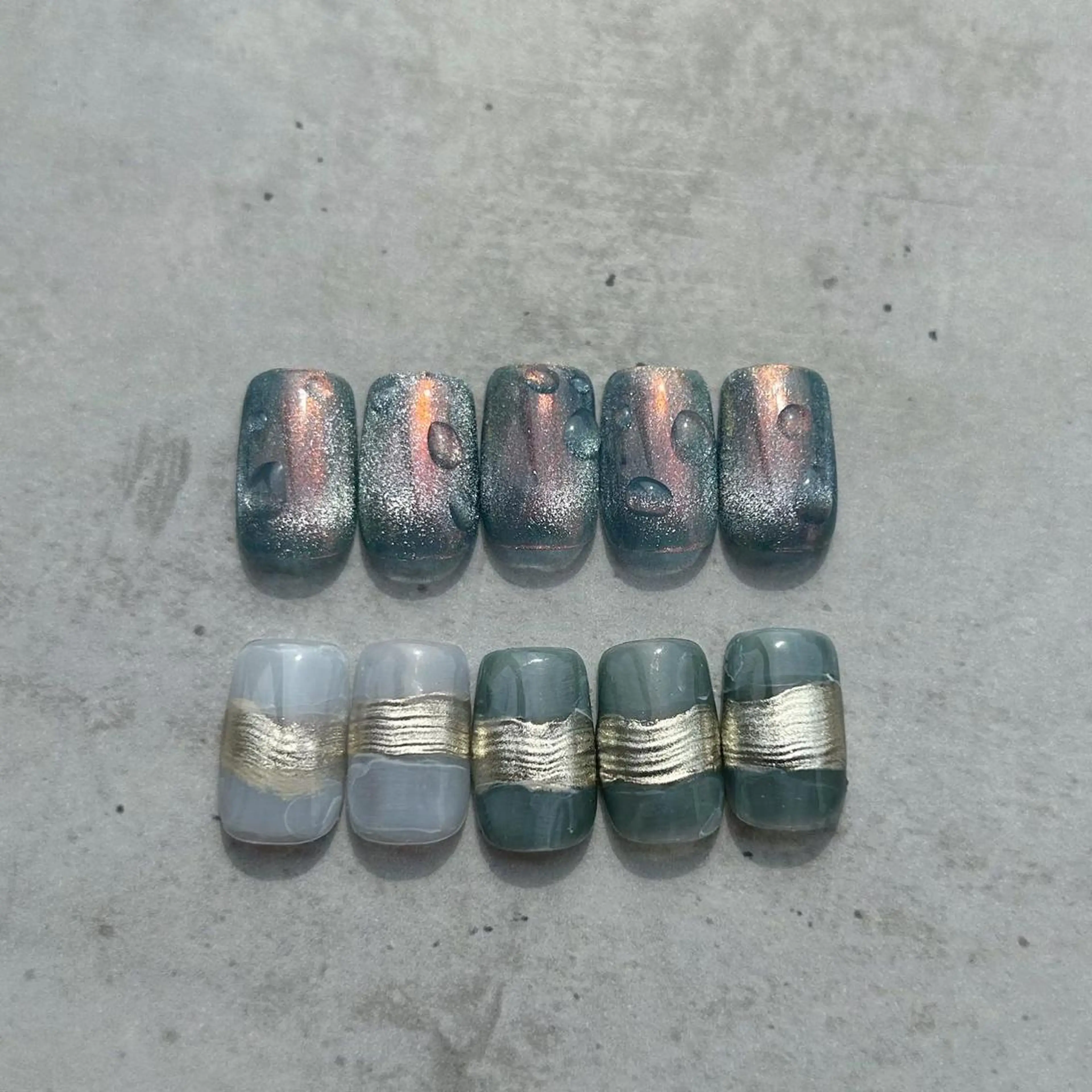 ネイル オーロラネイル ブルー カジュアル 氷ネイル・うるうるネイル キラキラネイル ハンドネイル ハンドケア lyly.nail所属・lylynail YUUKAのネイルデザイン